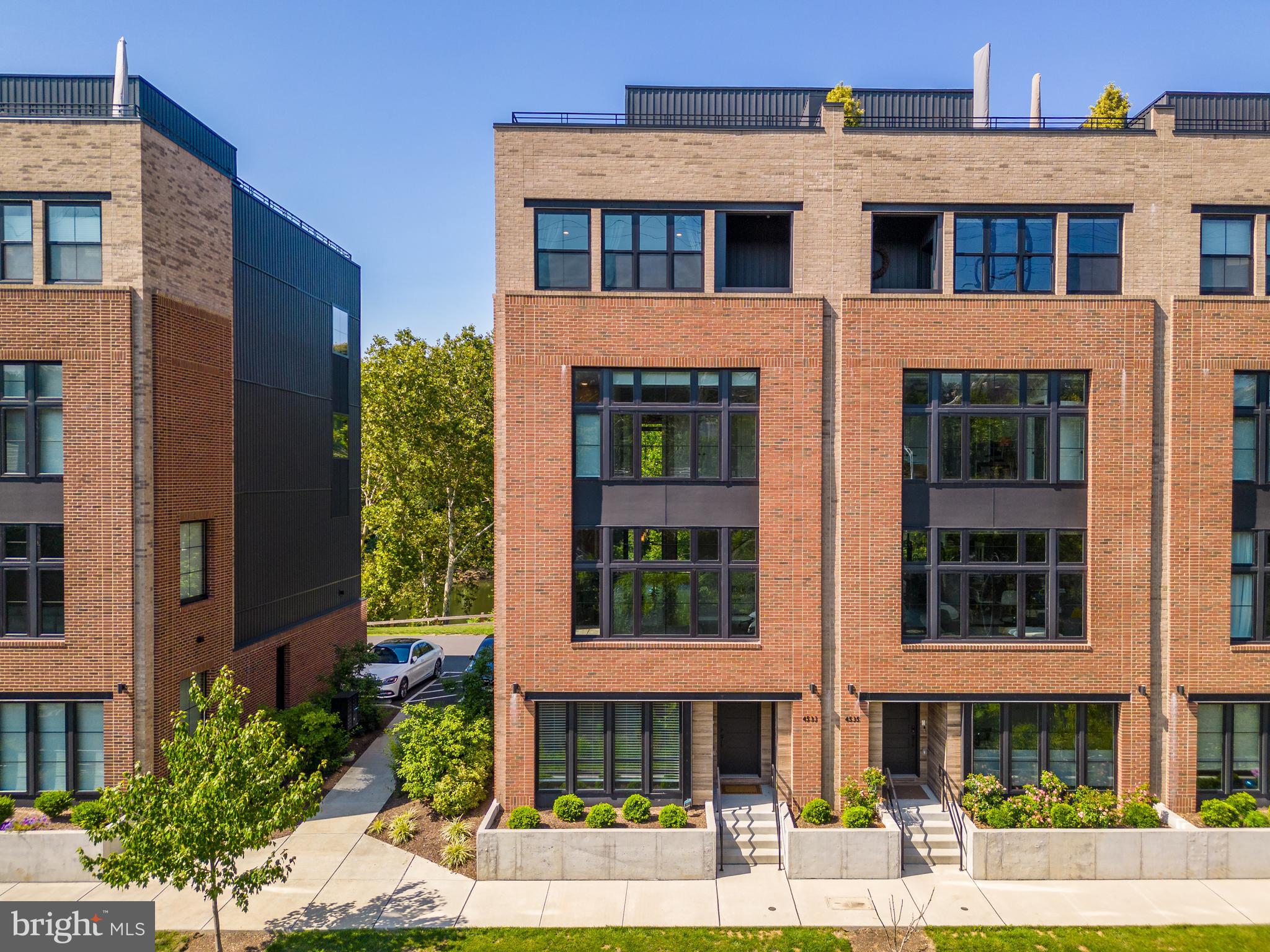 THE LOCKS - Residential