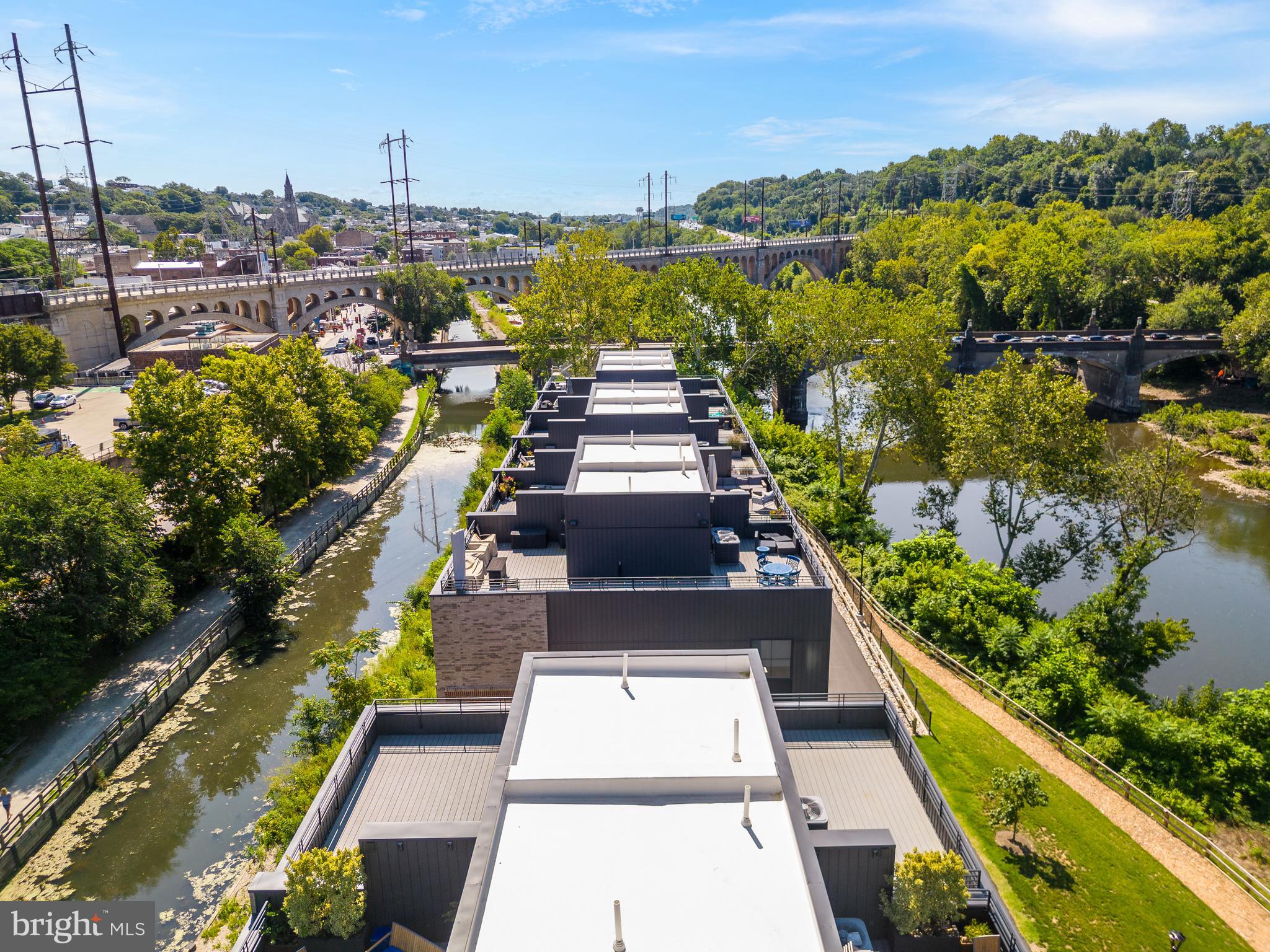 THE LOCKS - Residential