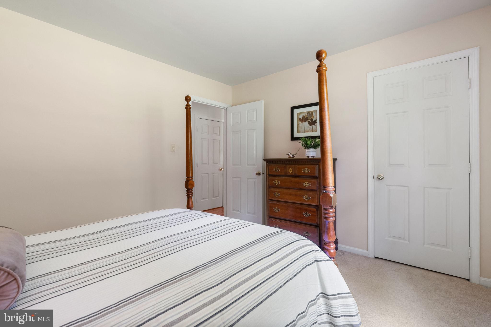 TWIN OAKS - Residential