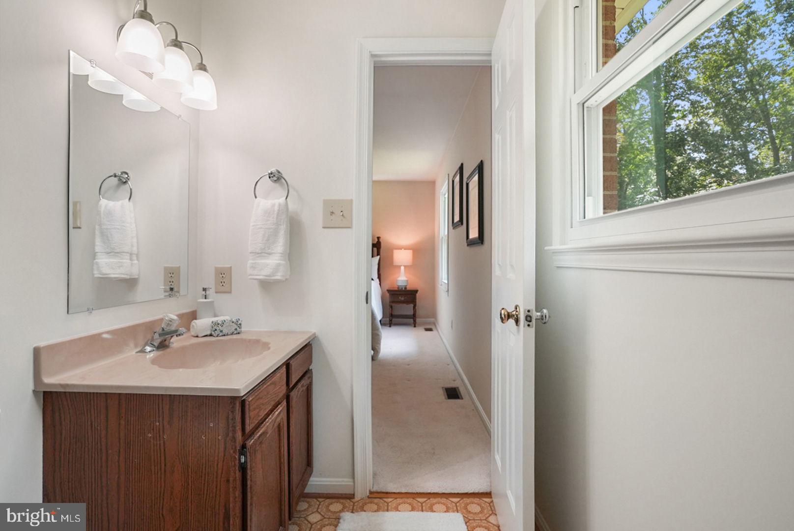 TWIN OAKS - Residential