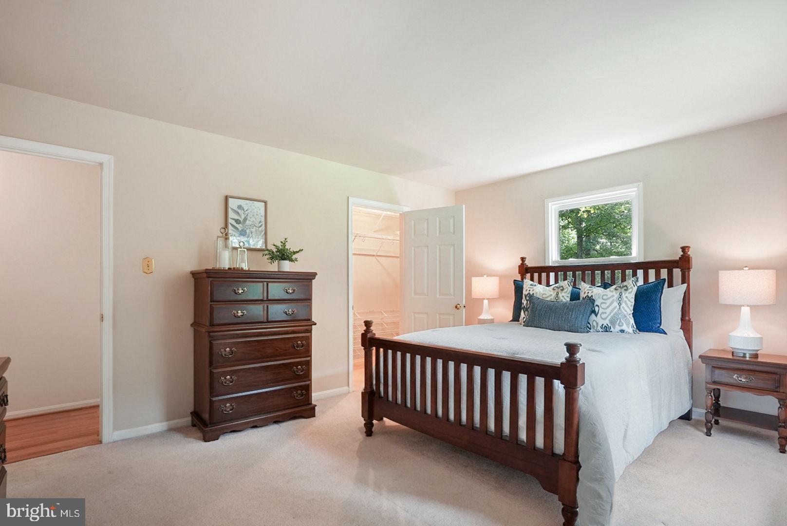 TWIN OAKS - Residential