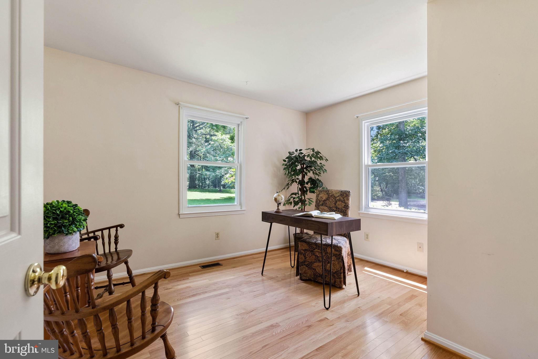 TWIN OAKS - Residential