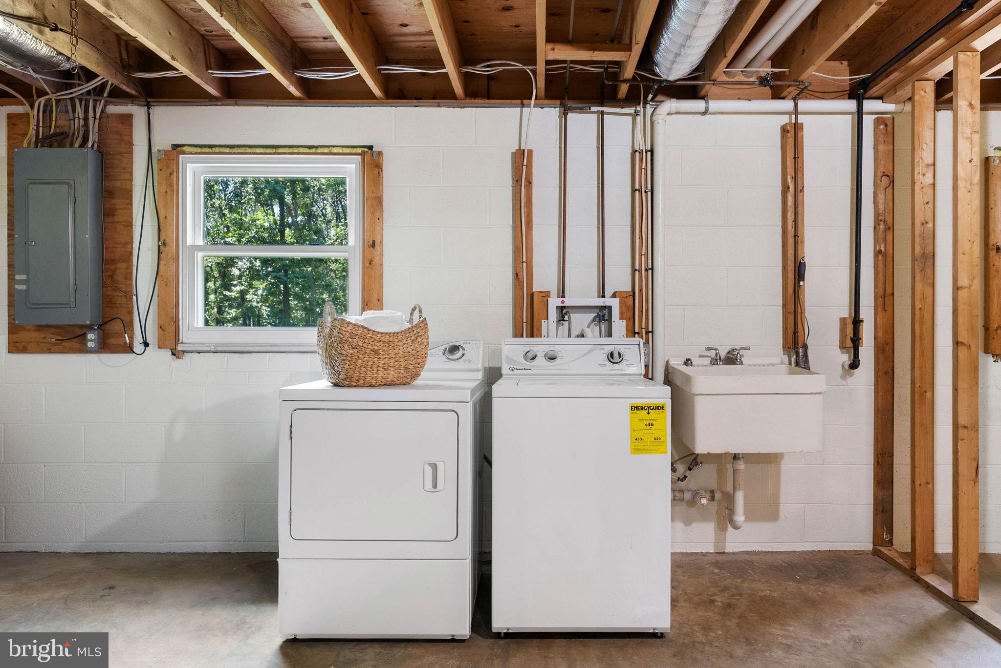 TWIN OAKS - Residential