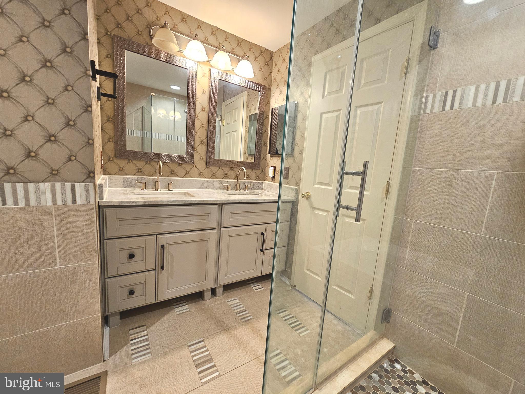 CENTREVILLE CROSSING - Residential Lease