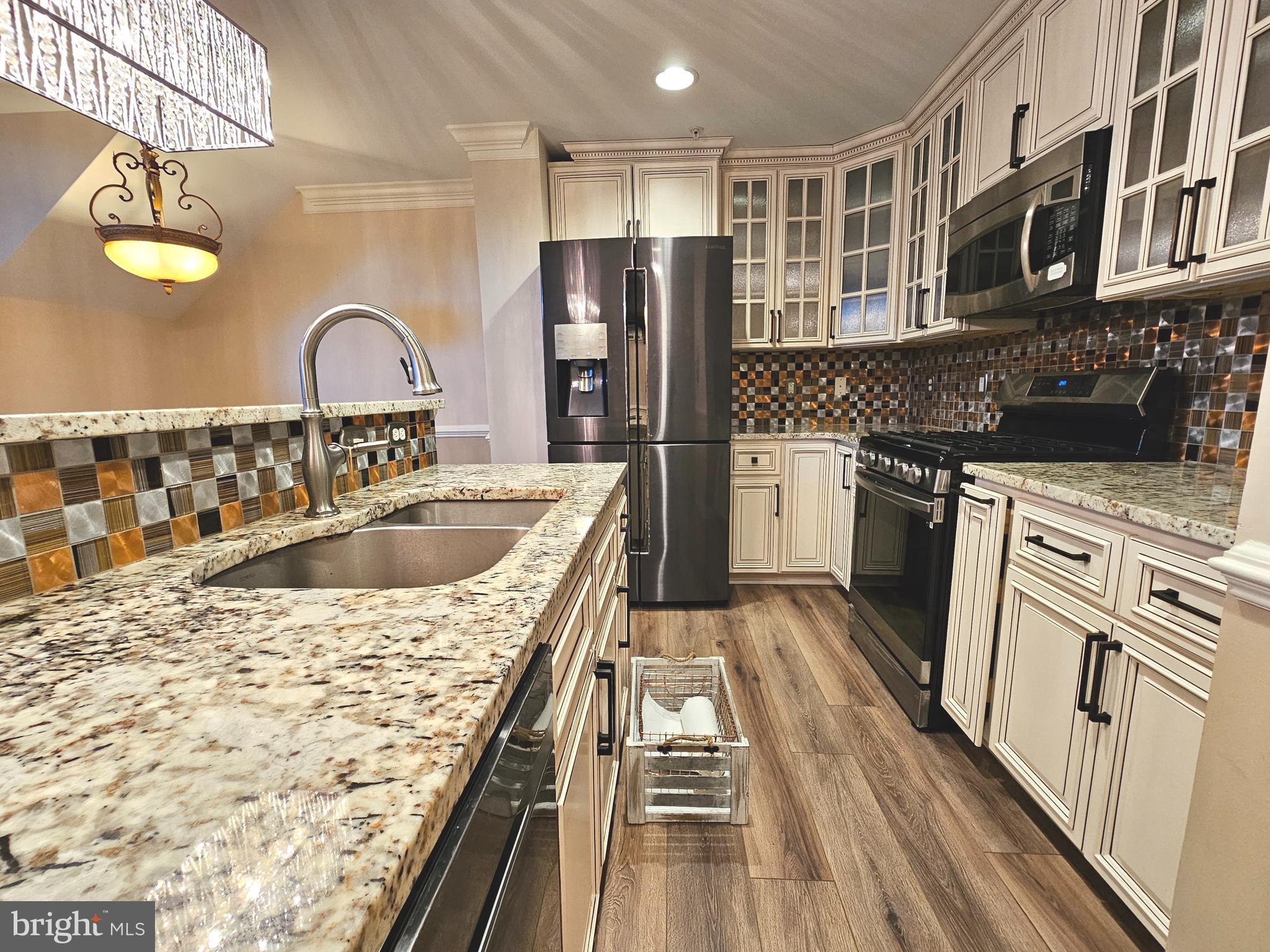 CENTREVILLE CROSSING - Residential Lease