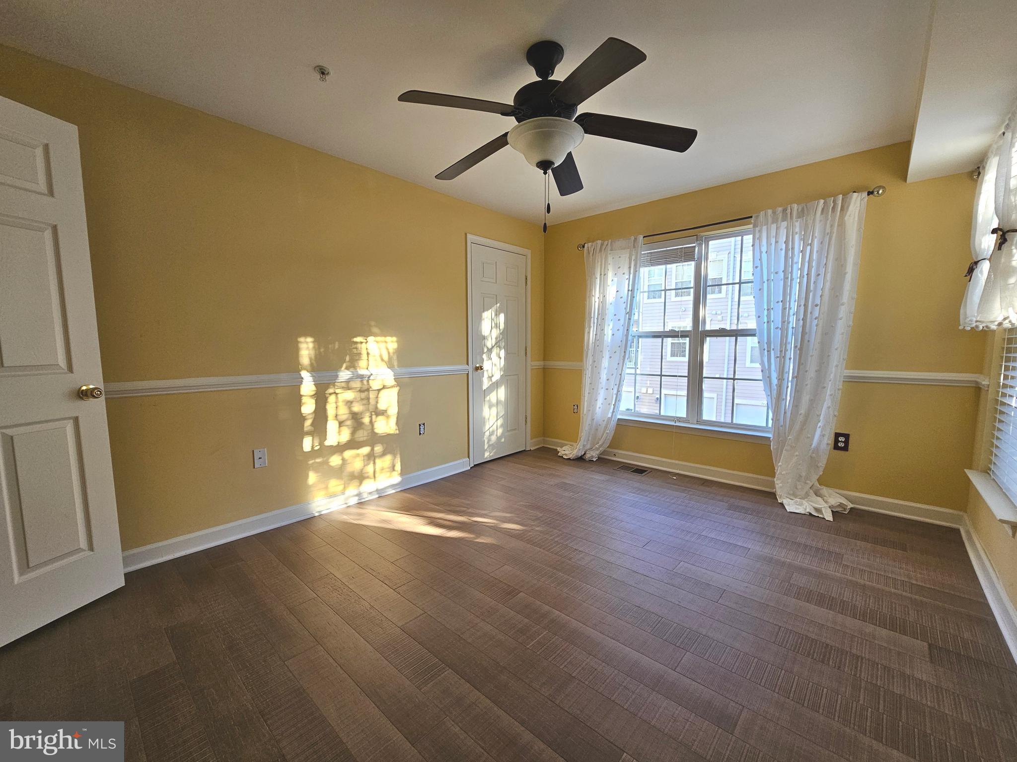 CENTREVILLE CROSSING - Residential Lease