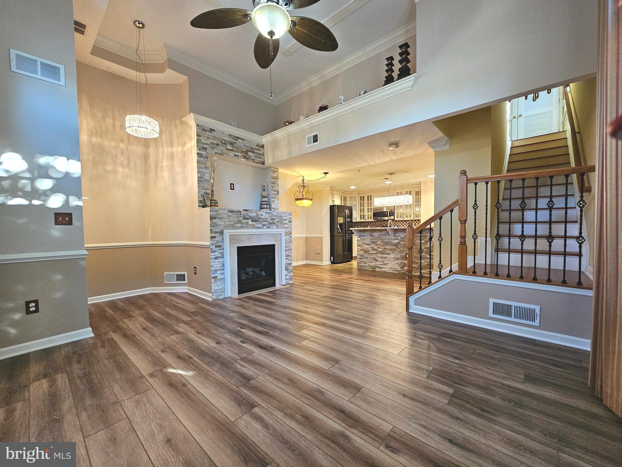 CENTREVILLE CROSSING - Residential Lease