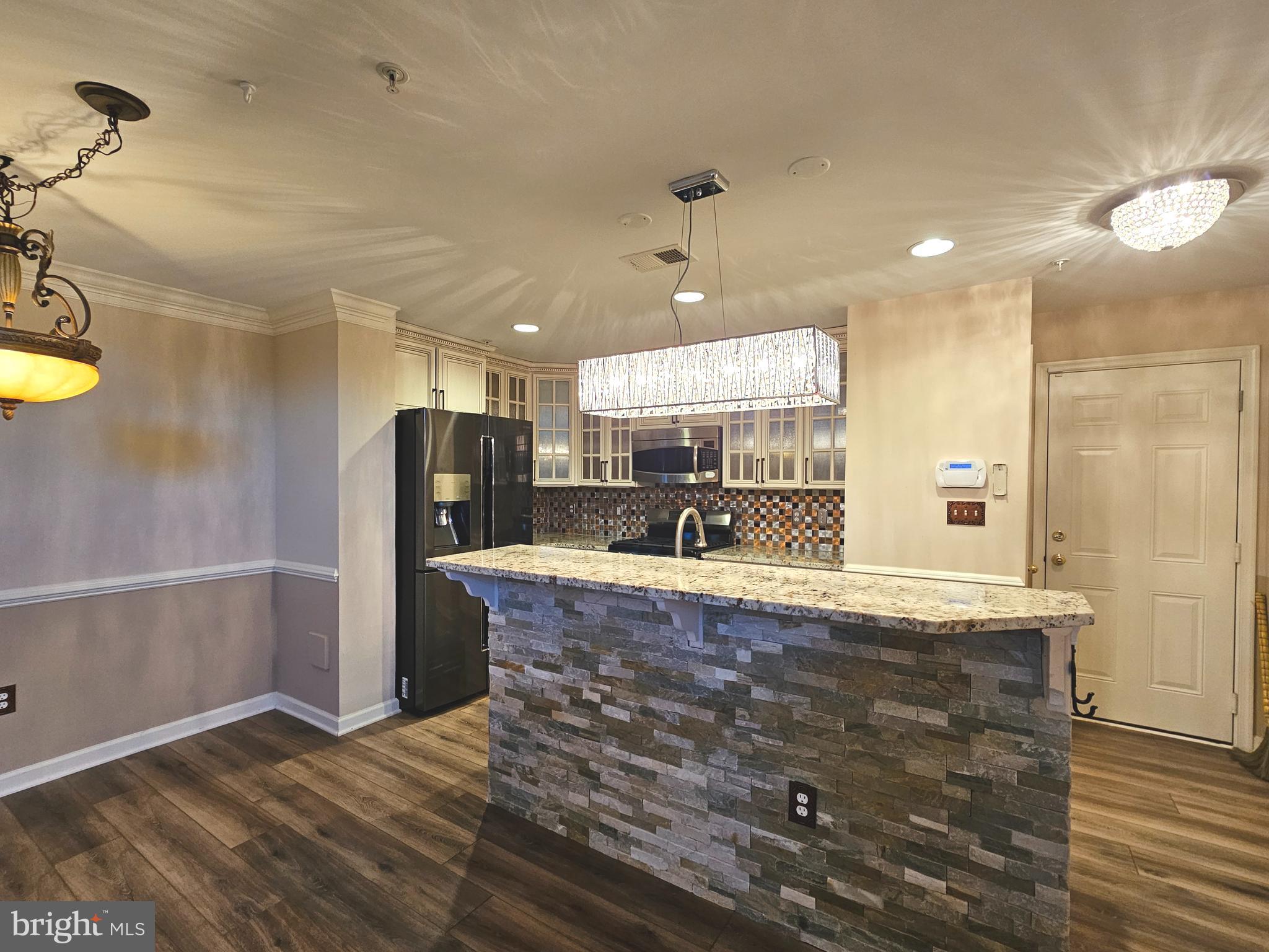 CENTREVILLE CROSSING - Residential Lease