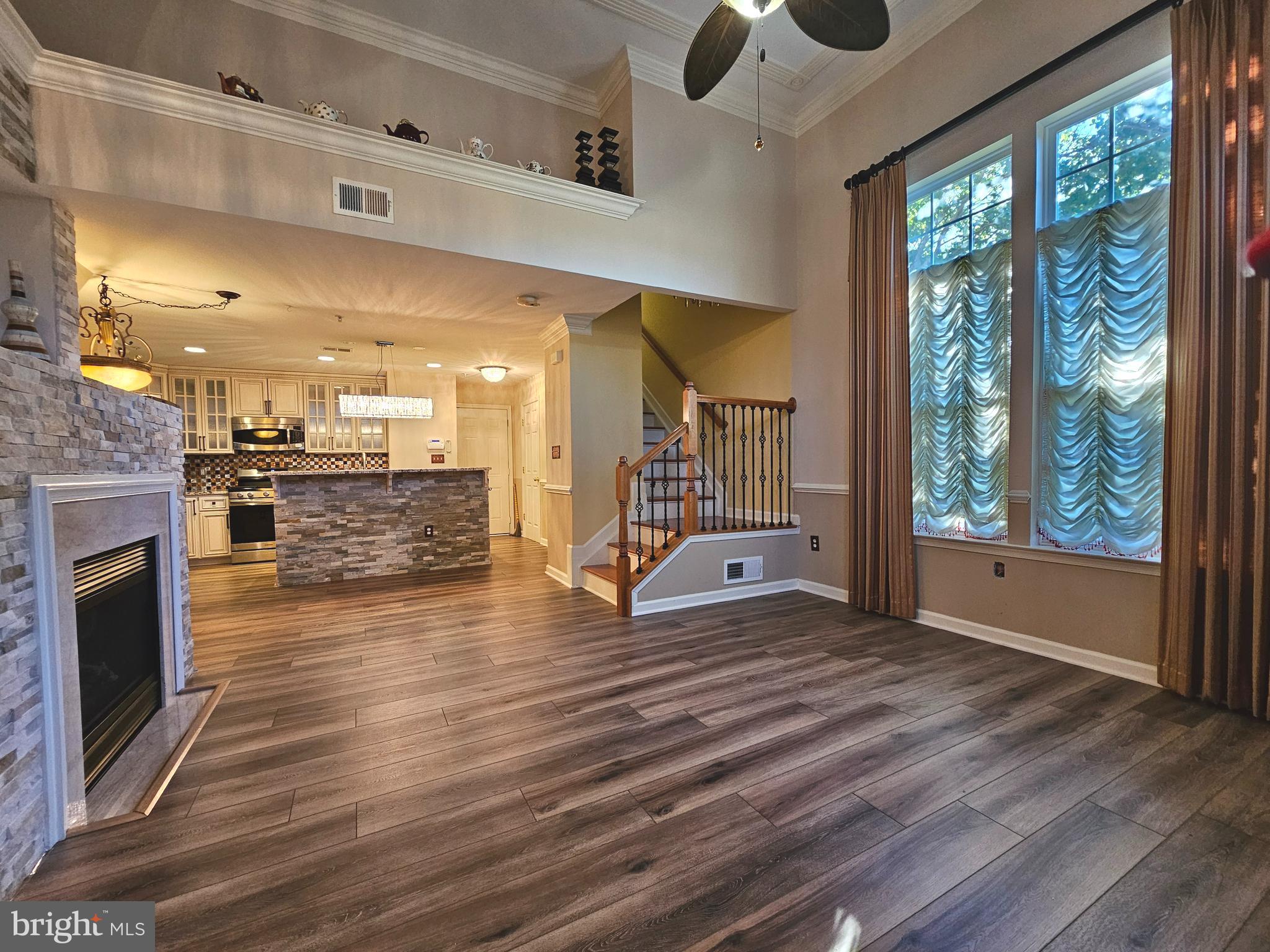 CENTREVILLE CROSSING - Residential Lease