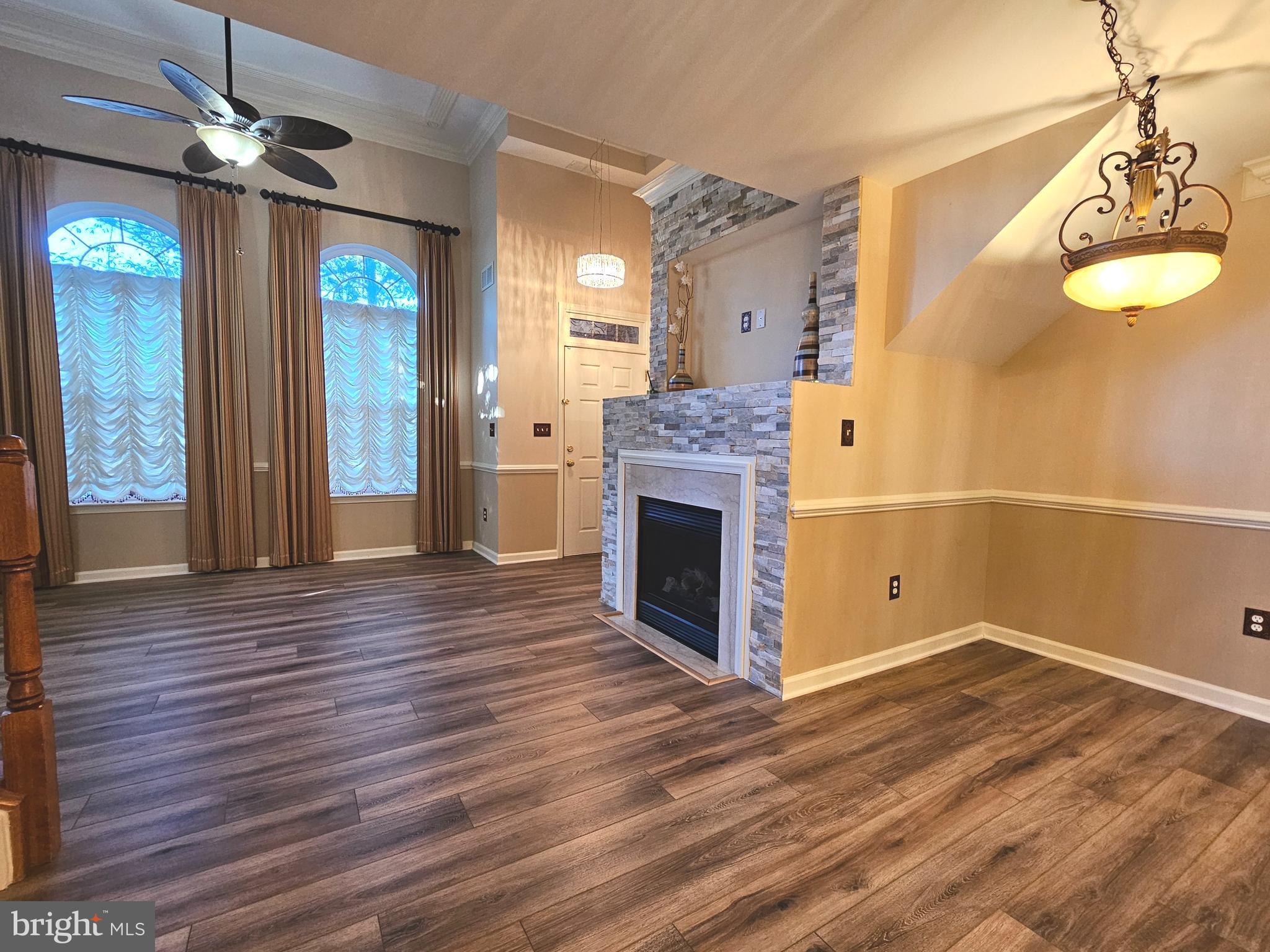 CENTREVILLE CROSSING - Residential Lease