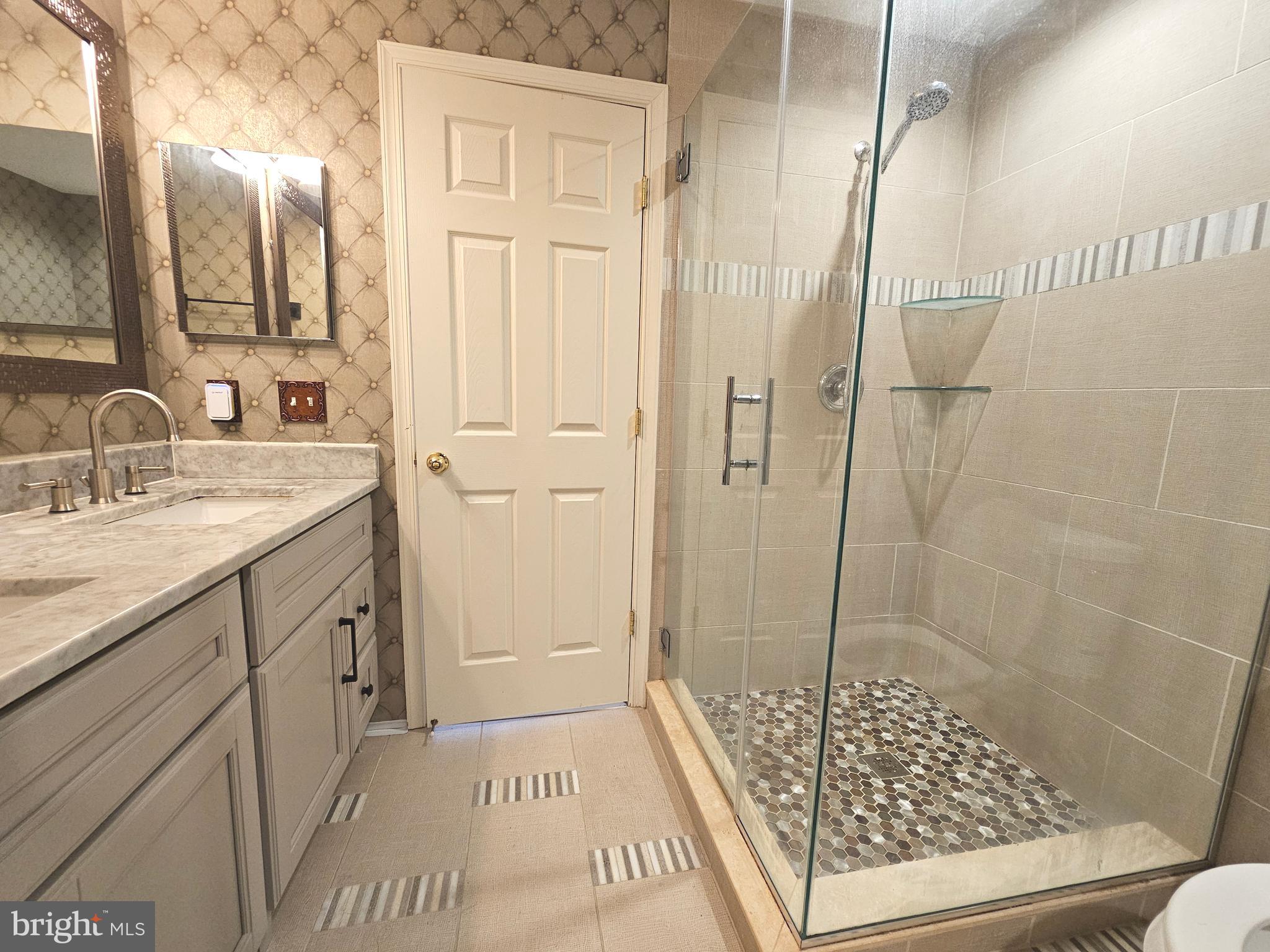 CENTREVILLE CROSSING - Residential Lease