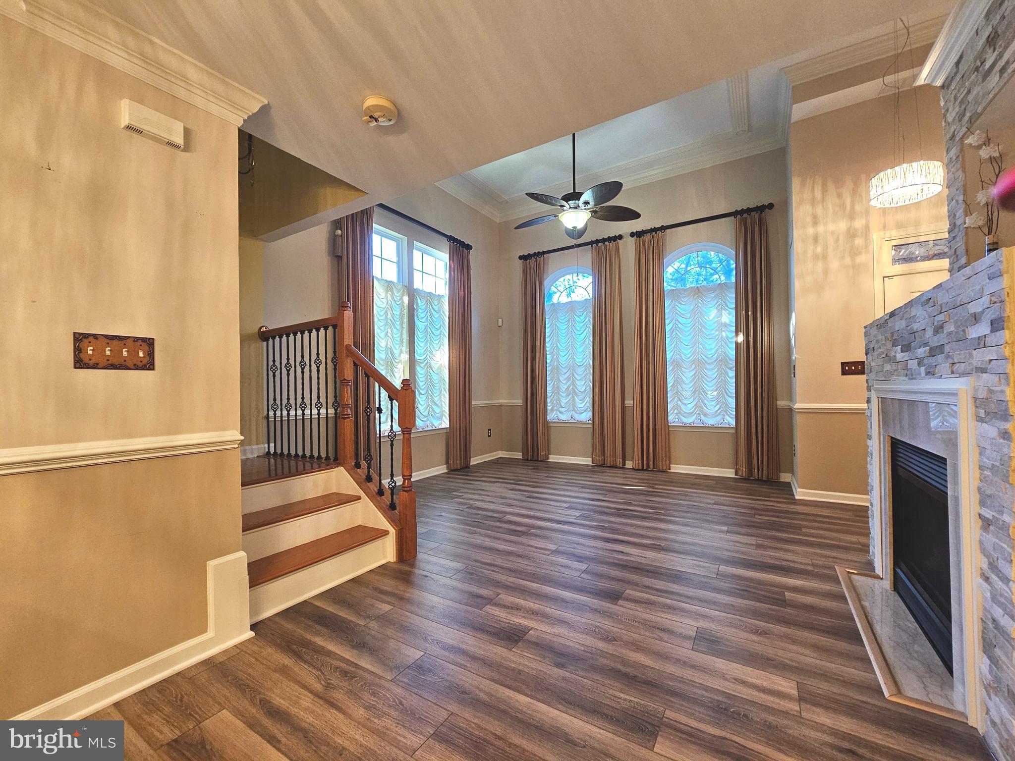 CENTREVILLE CROSSING - Residential Lease