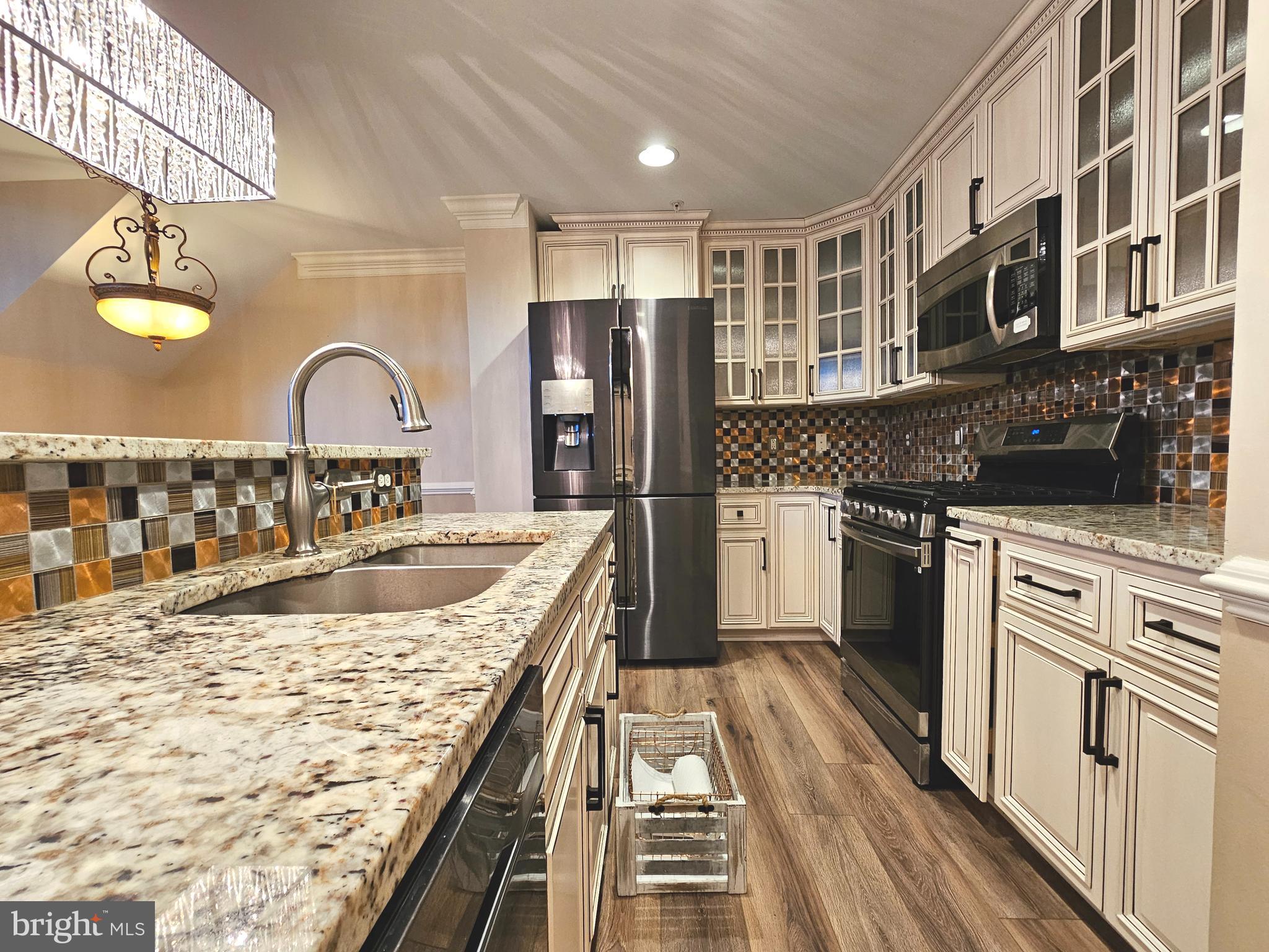 CENTREVILLE CROSSING - Residential Lease