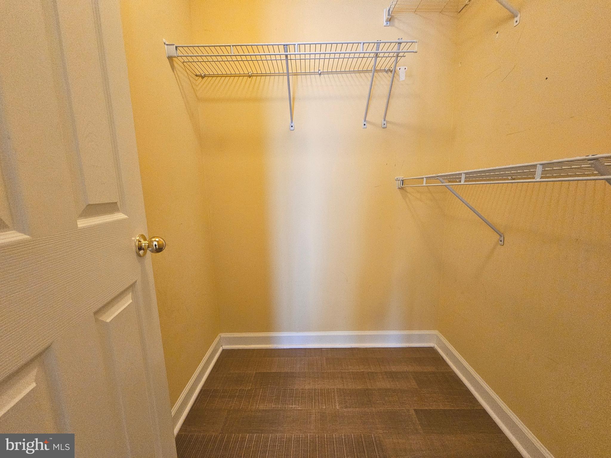 CENTREVILLE CROSSING - Residential Lease