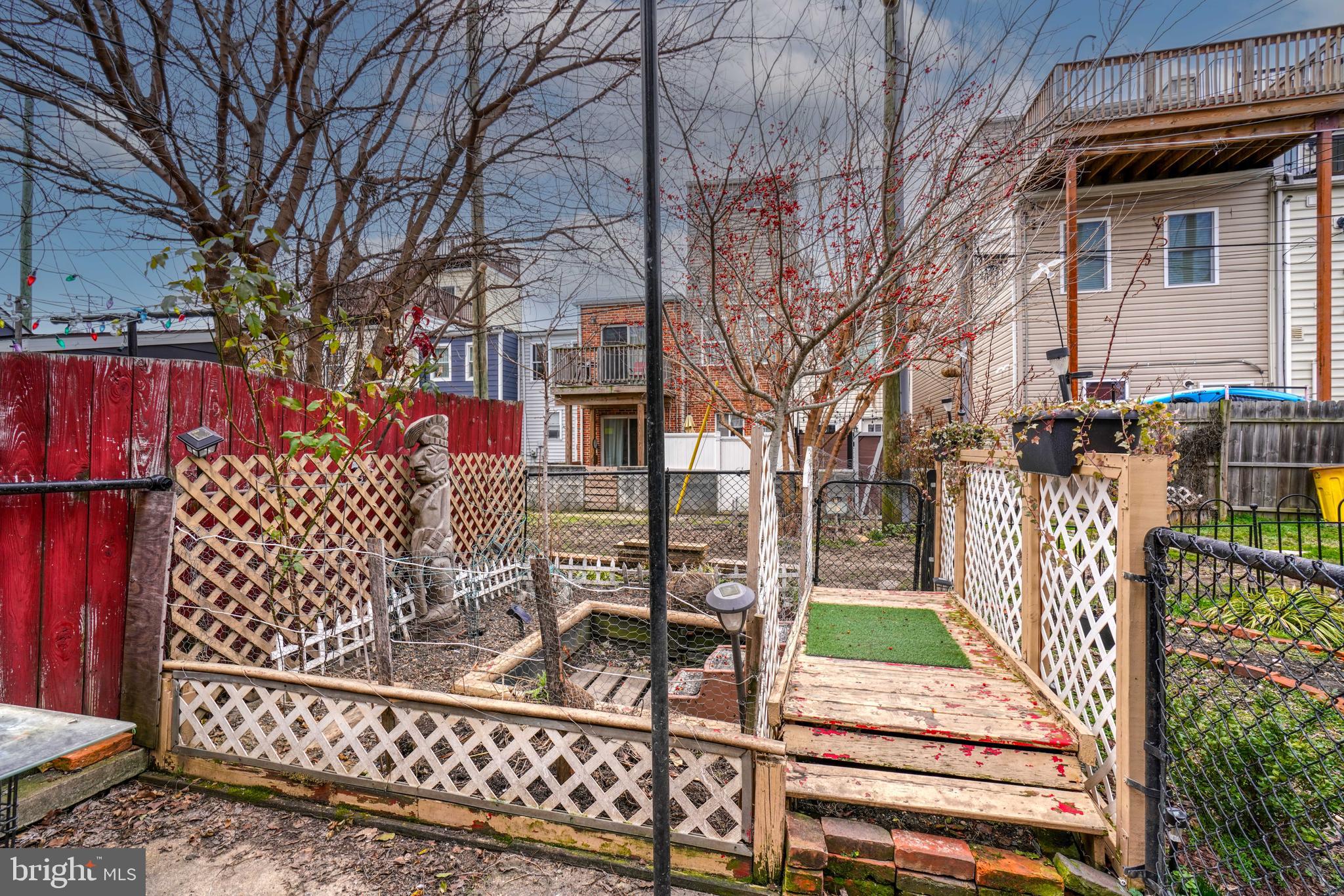 LOCUST POINT - Residential Lease