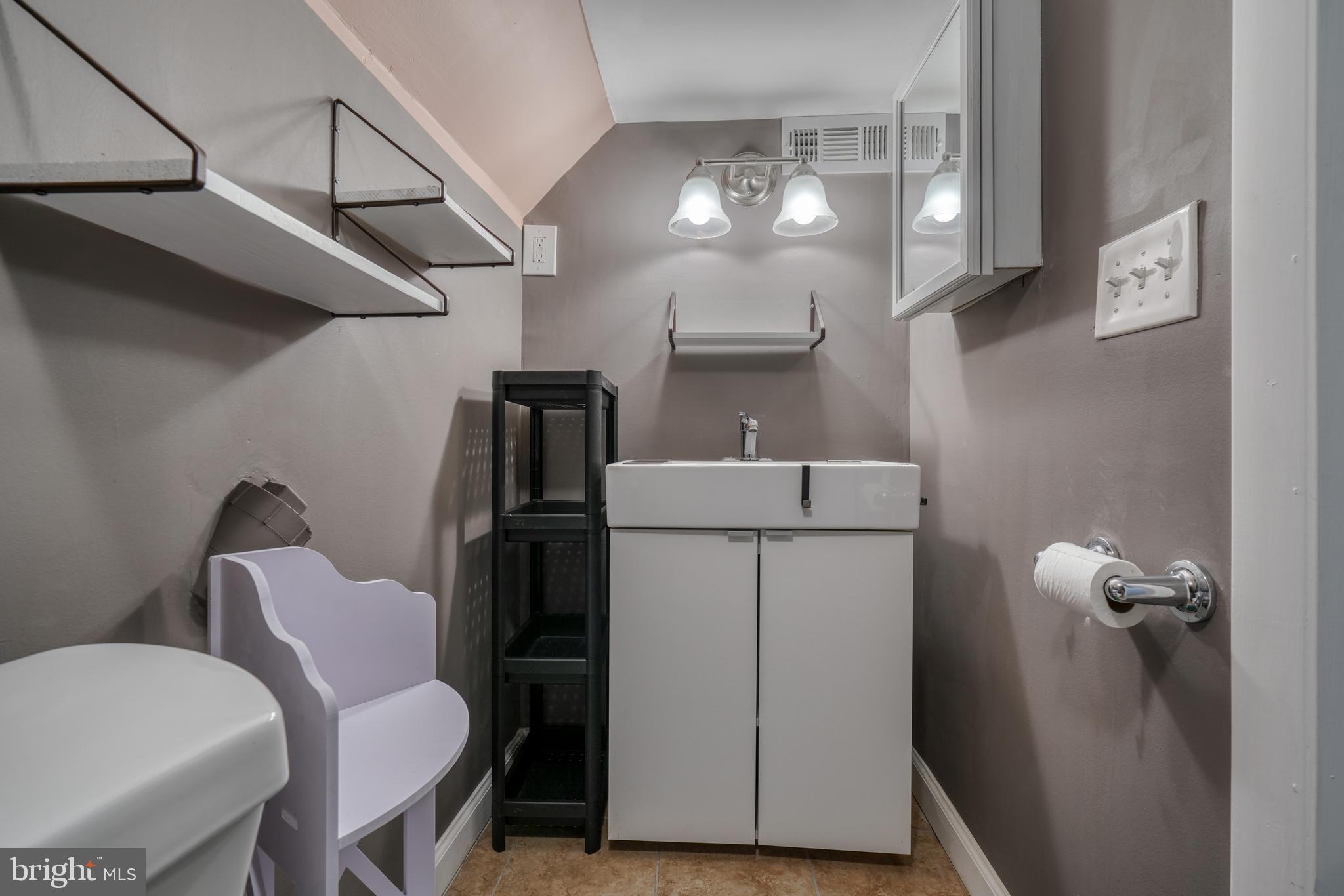 LOCUST POINT - Residential Lease