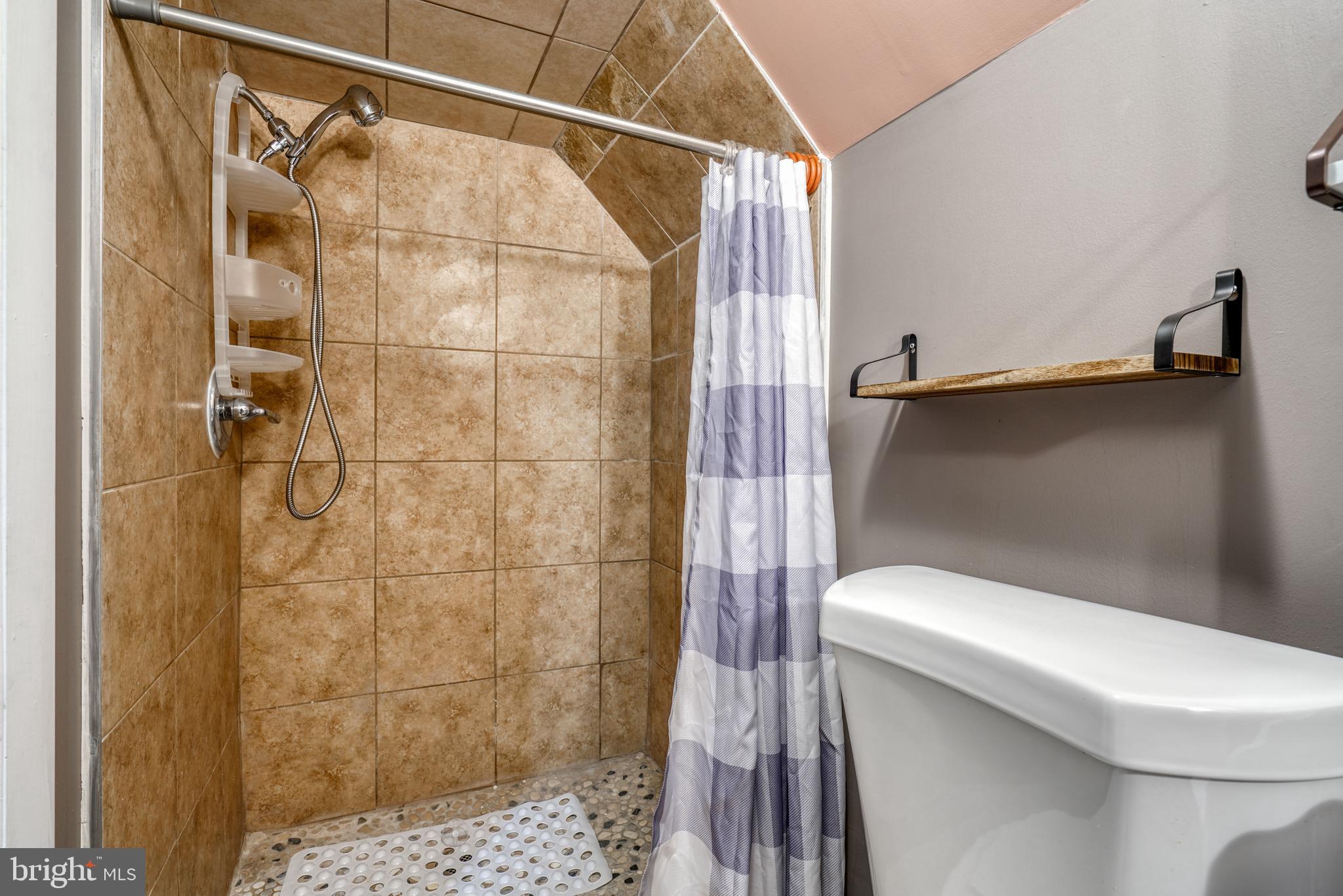 LOCUST POINT - Residential Lease