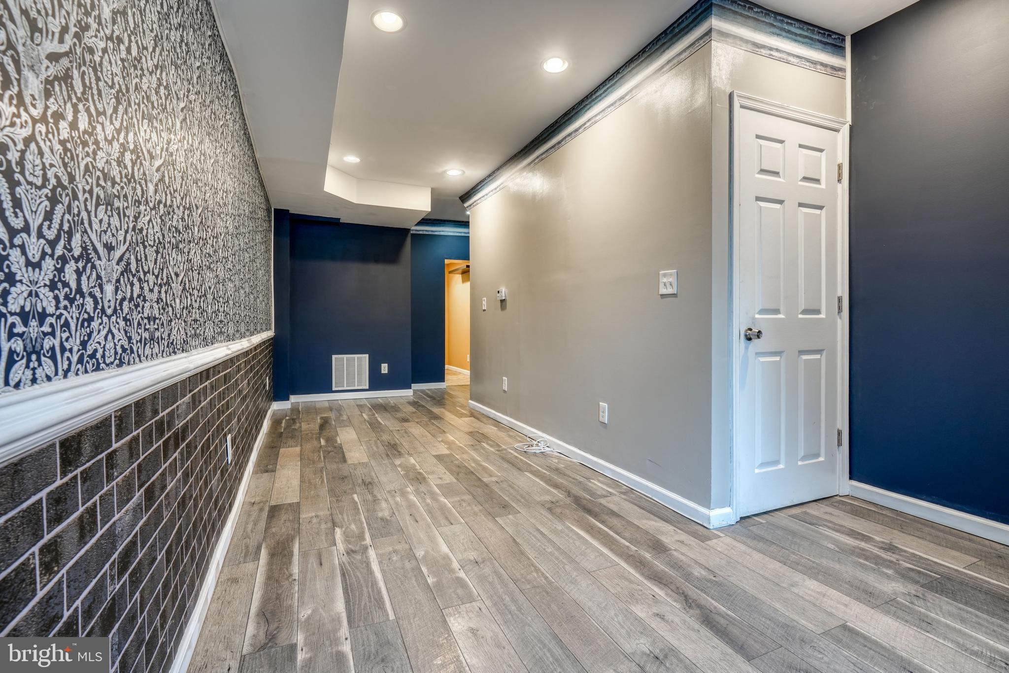 LOCUST POINT - Residential Lease