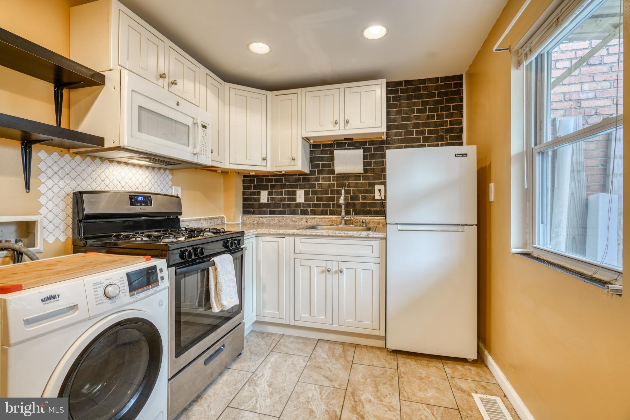 LOCUST POINT - Residential Lease