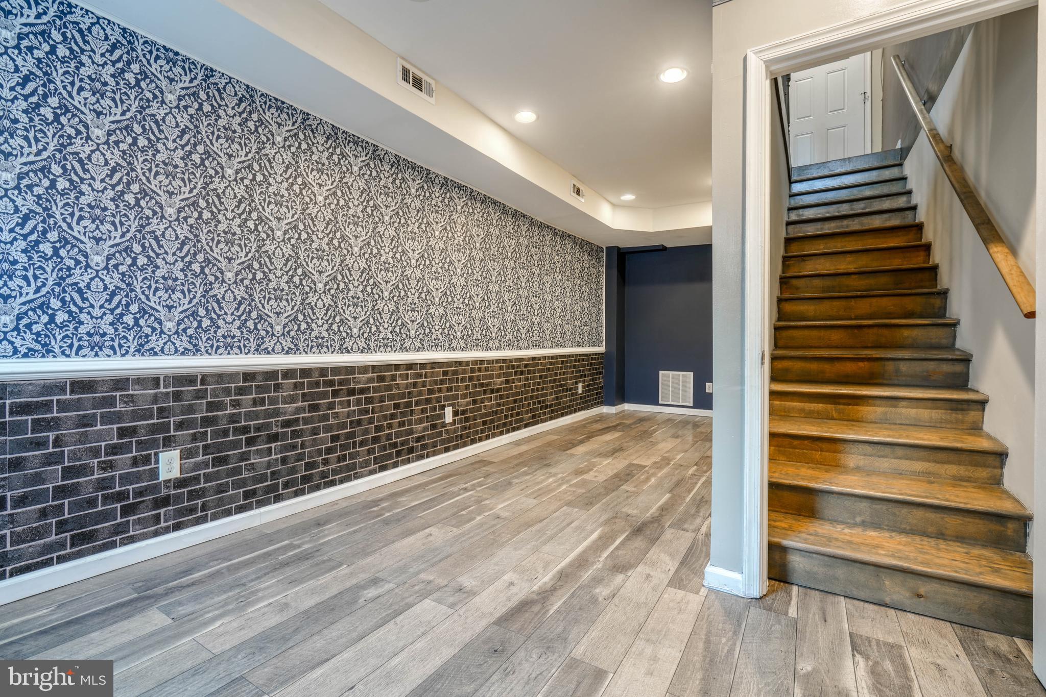 LOCUST POINT - Residential Lease