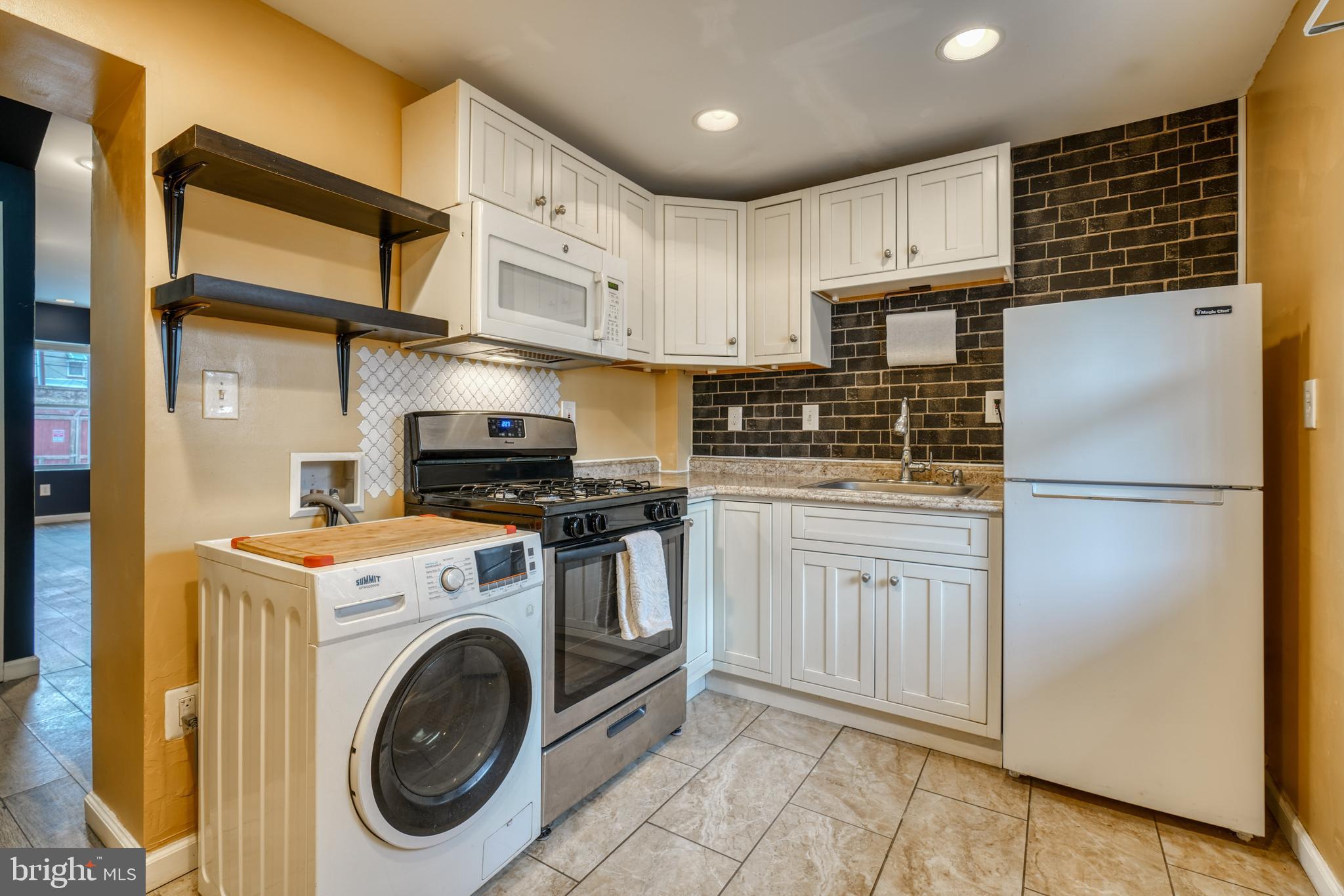 LOCUST POINT - Residential Lease