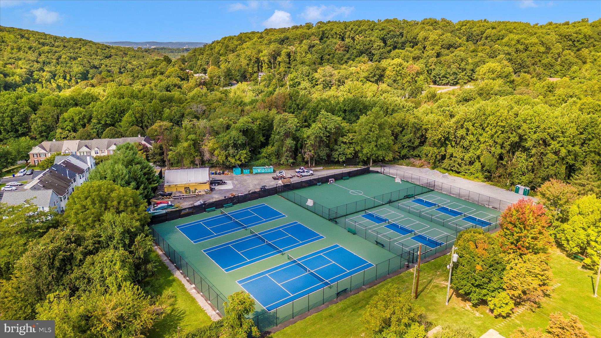 WOODRIDGE AT LAKE LINGANORE - Residential