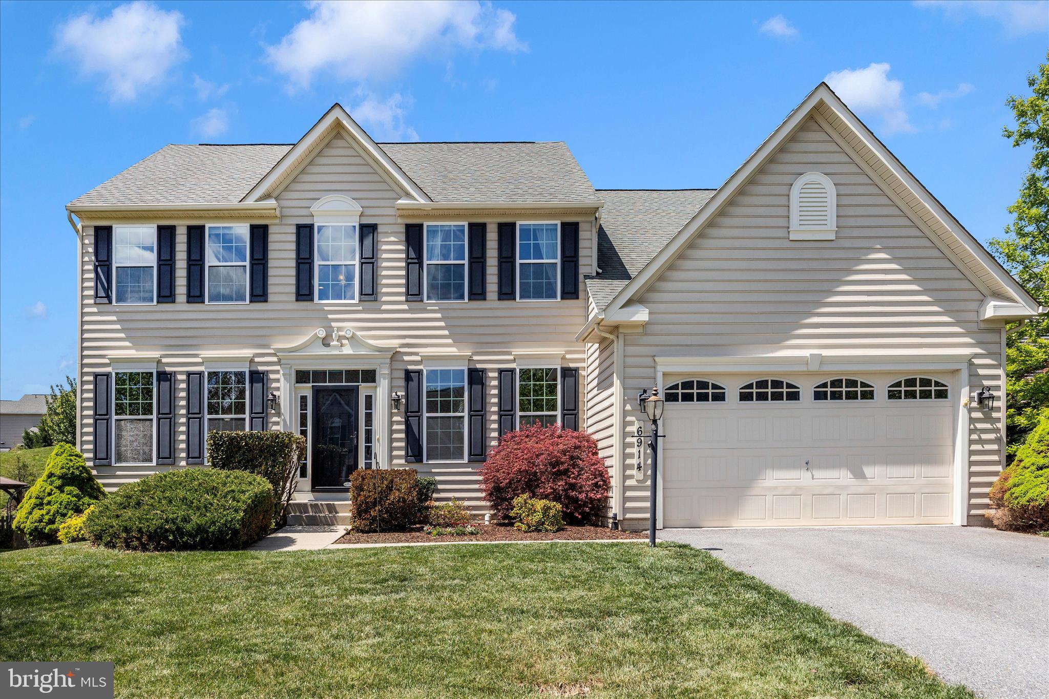 WOODRIDGE AT LAKE LINGANORE - Residential