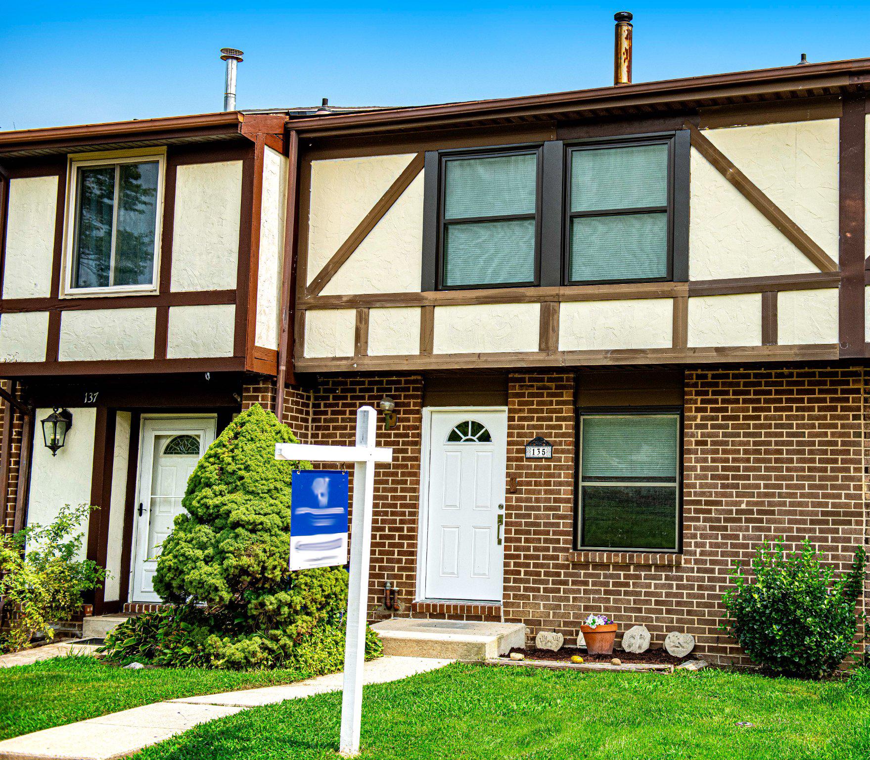 135 BOURBON COURT