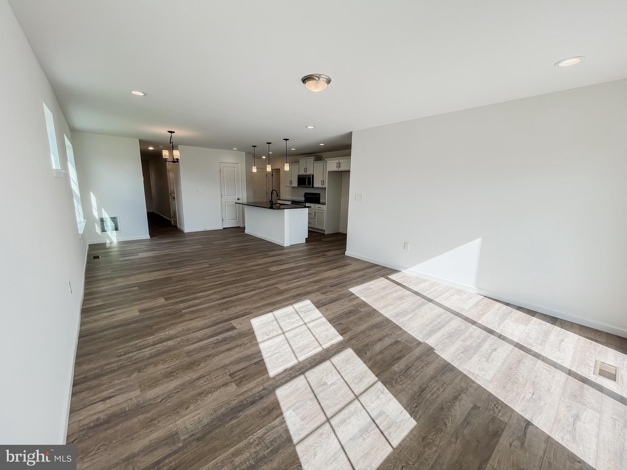 STONE MILL ESTATES - Residential