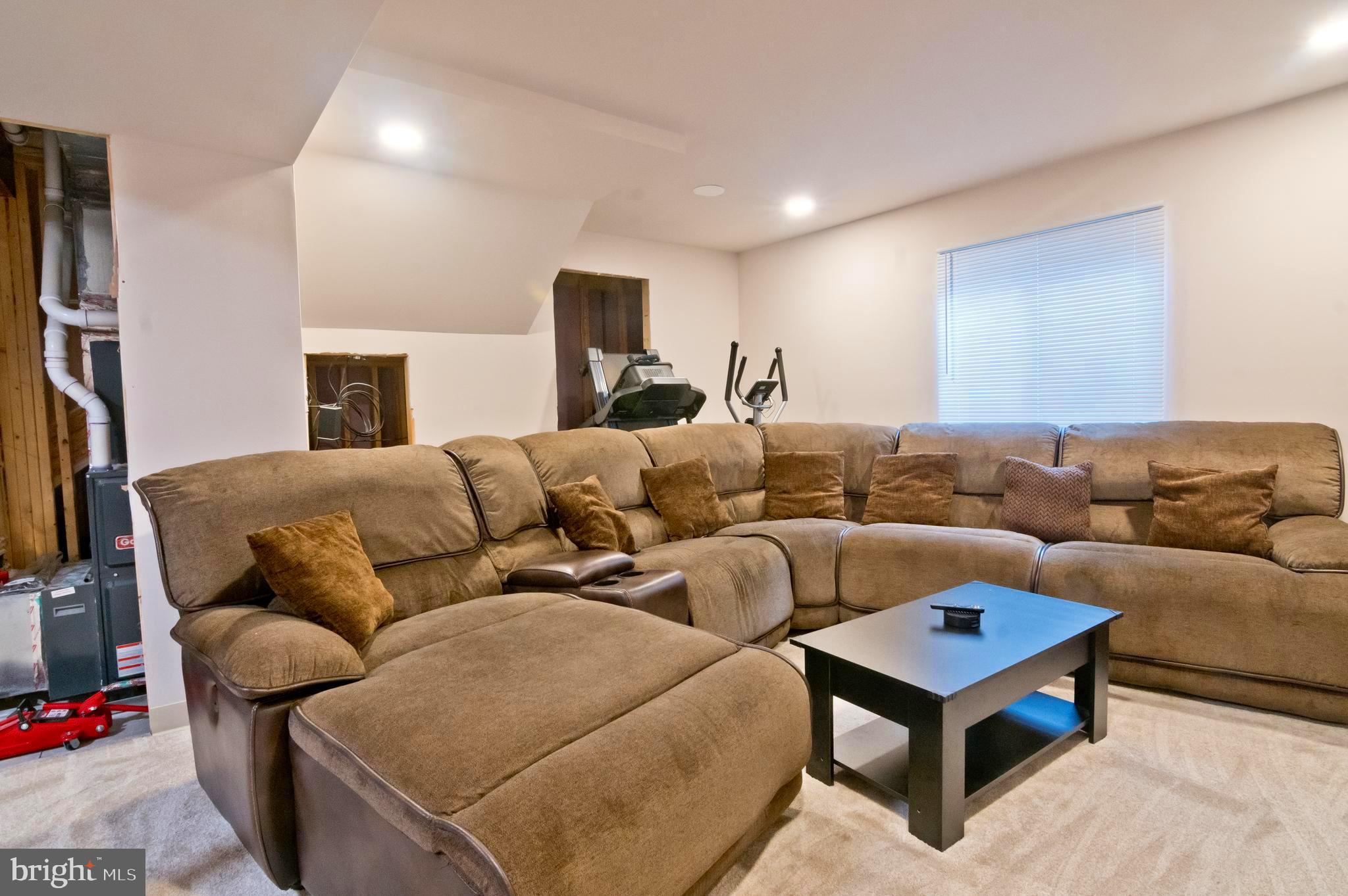 WILLOW GATE - Residential