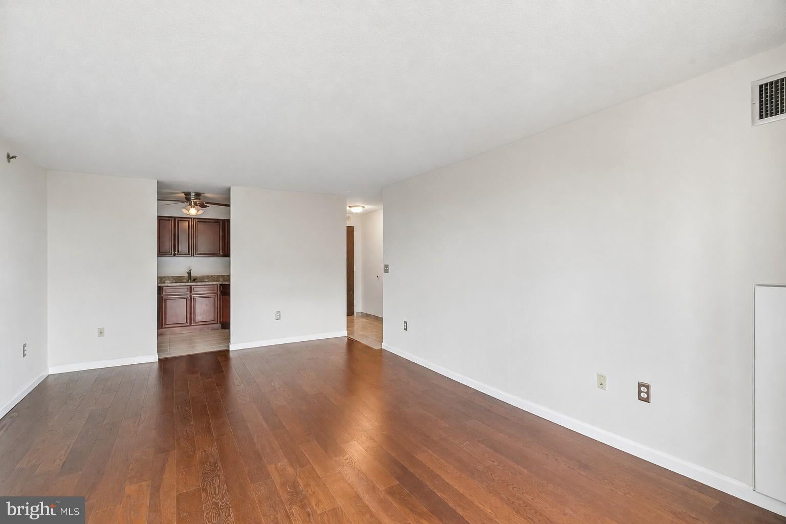 2018 WALNUT STREET 32 16K