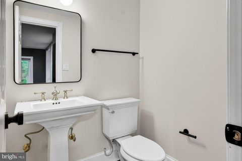 Tiny photo for 1507 Night Shade Court, VIENNA, VA 22182 (MLS # VAFX2306628)