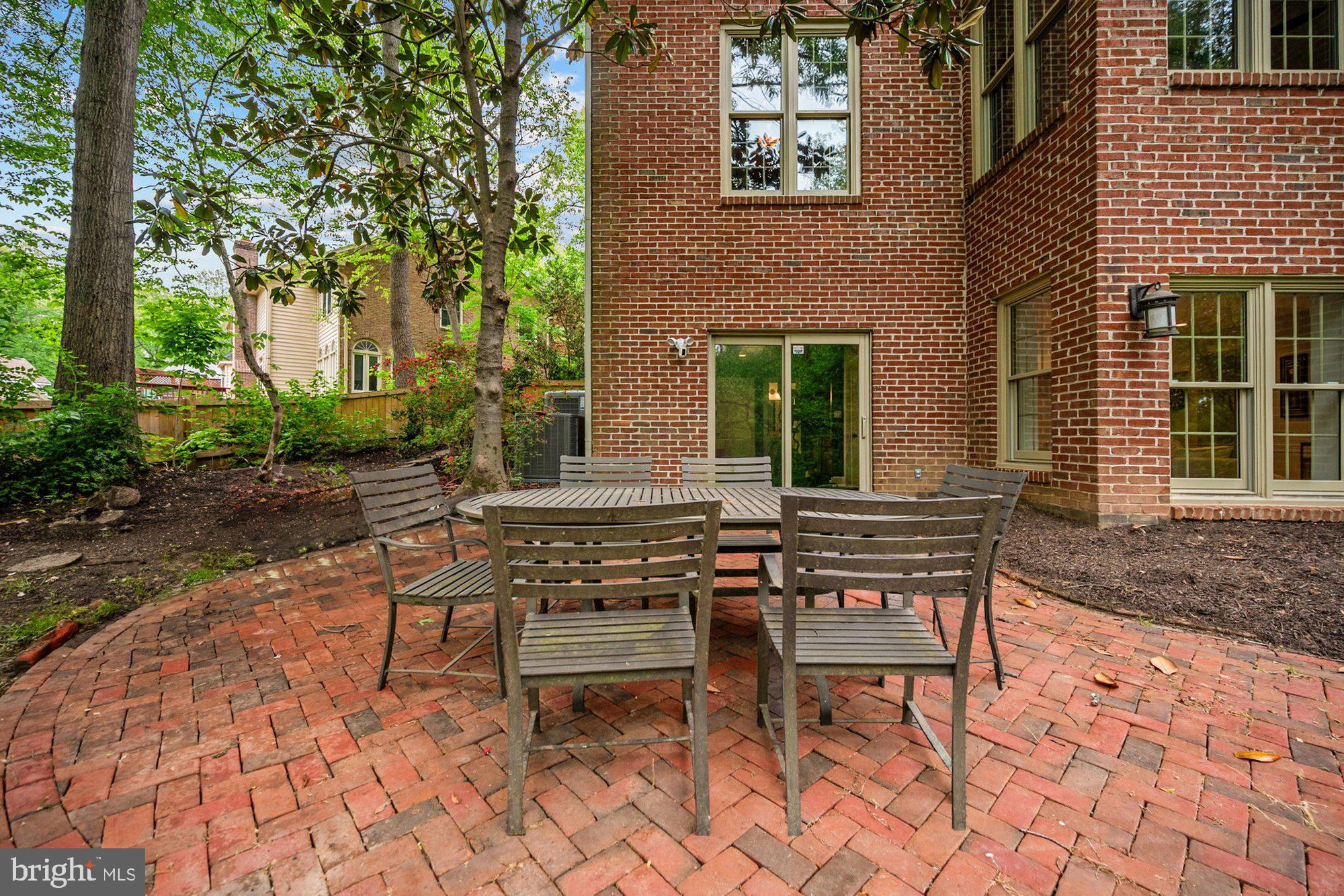 WOLFTRAP MEADOWS - Residential