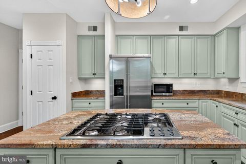 Tiny photo for 1507 Night Shade Court, VIENNA, VA 22182 (MLS # VAFX2306628)
