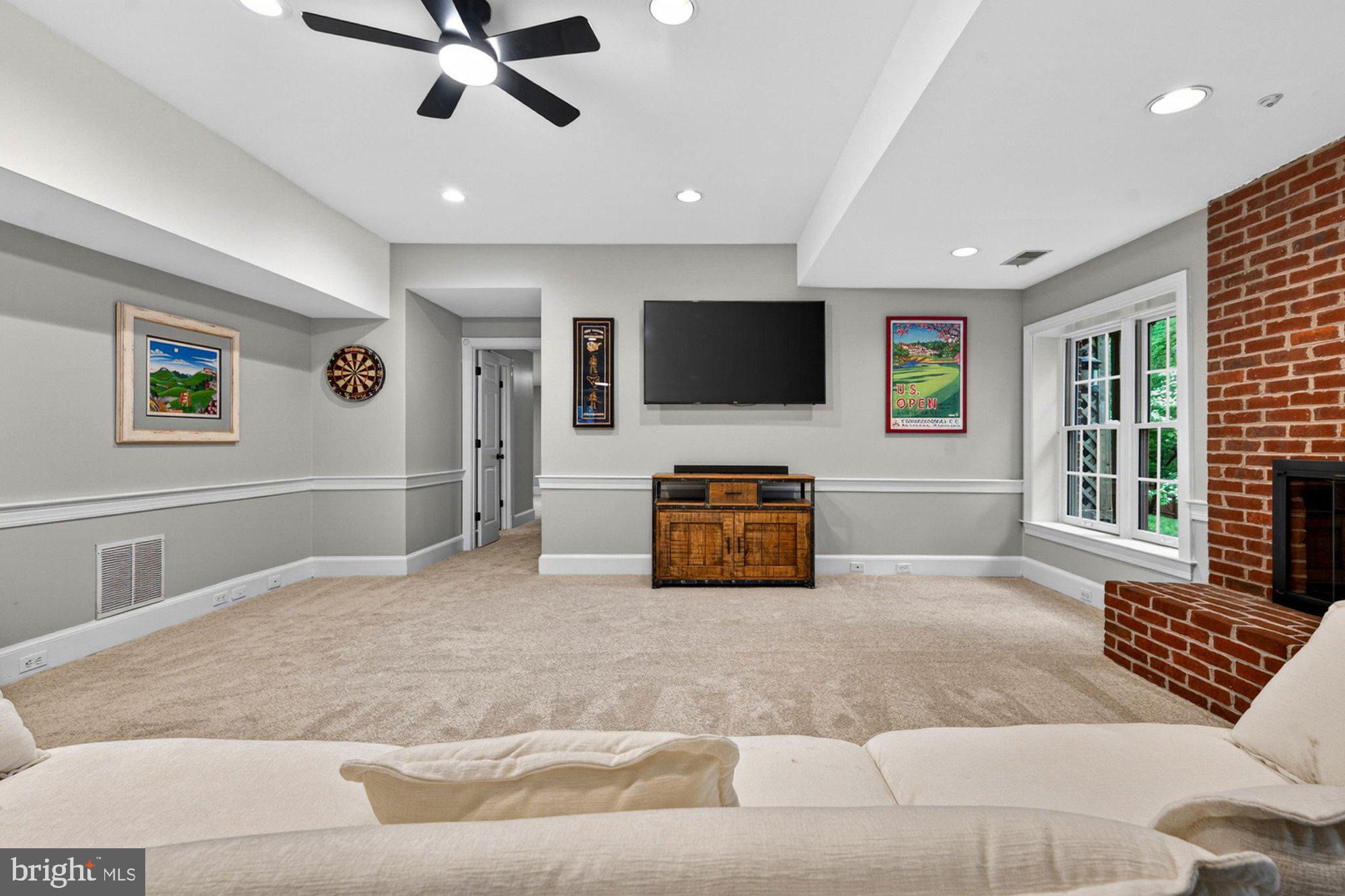 WOLFTRAP MEADOWS - Residential