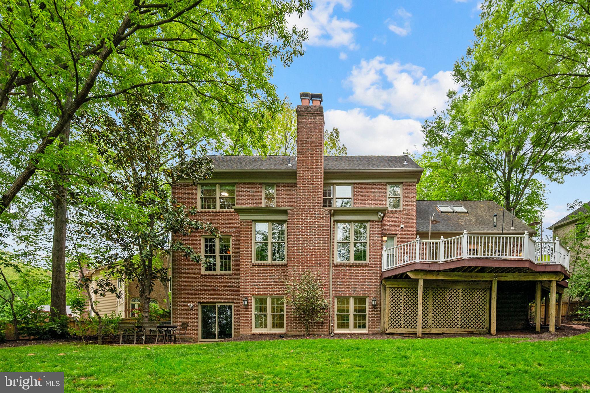1507 NIGHT SHADE COURT