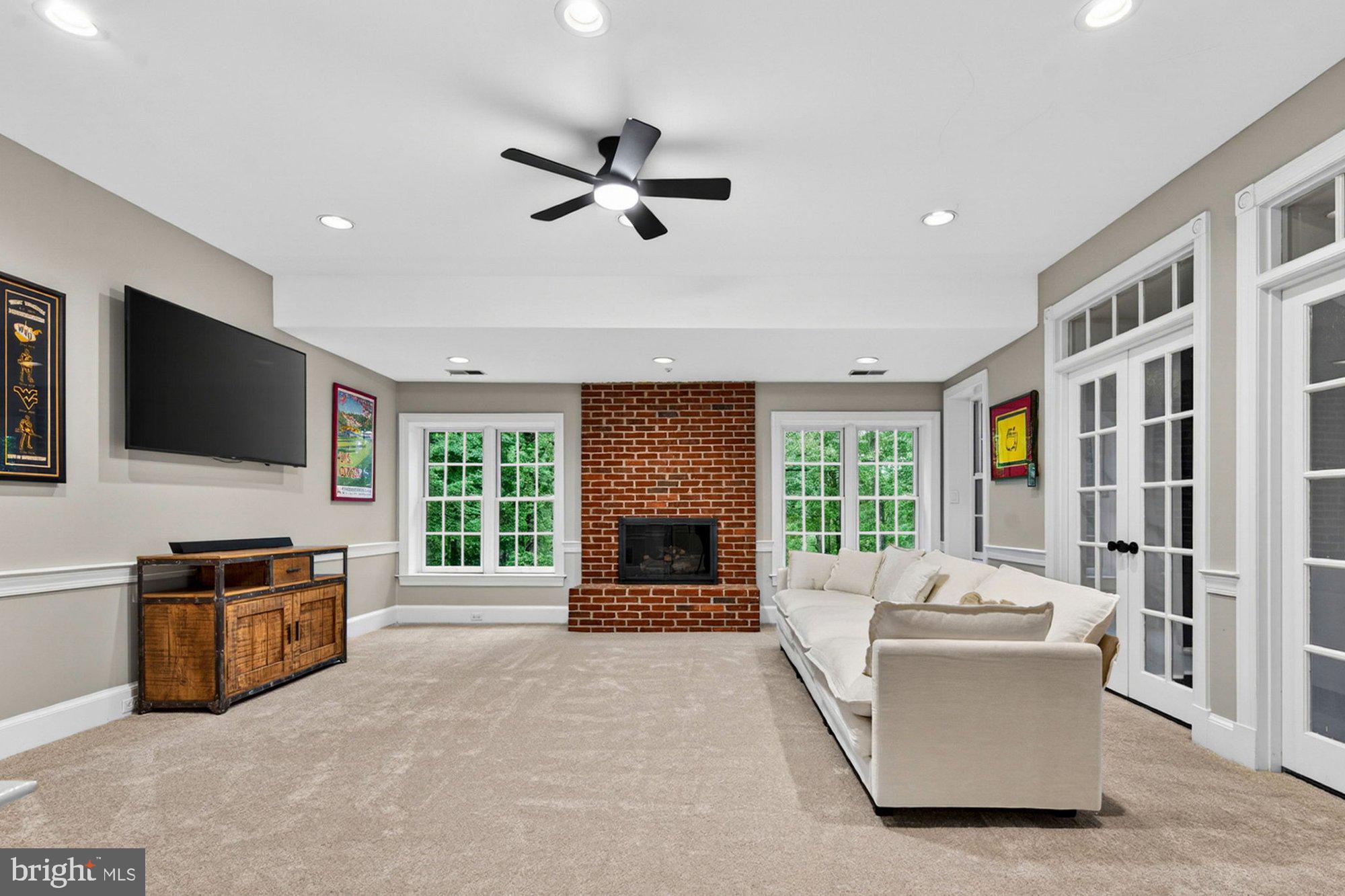 WOLFTRAP MEADOWS - Residential