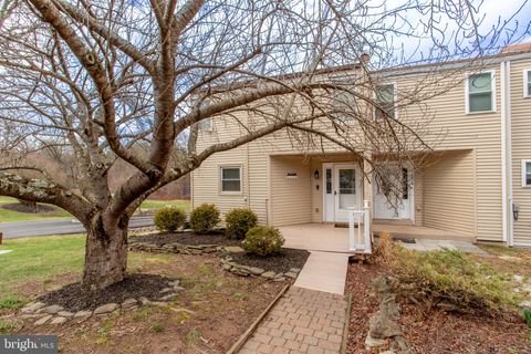 Townhouse For Sale - 4602 Sands Way<br/> DOYLESTOWN, PA 18902