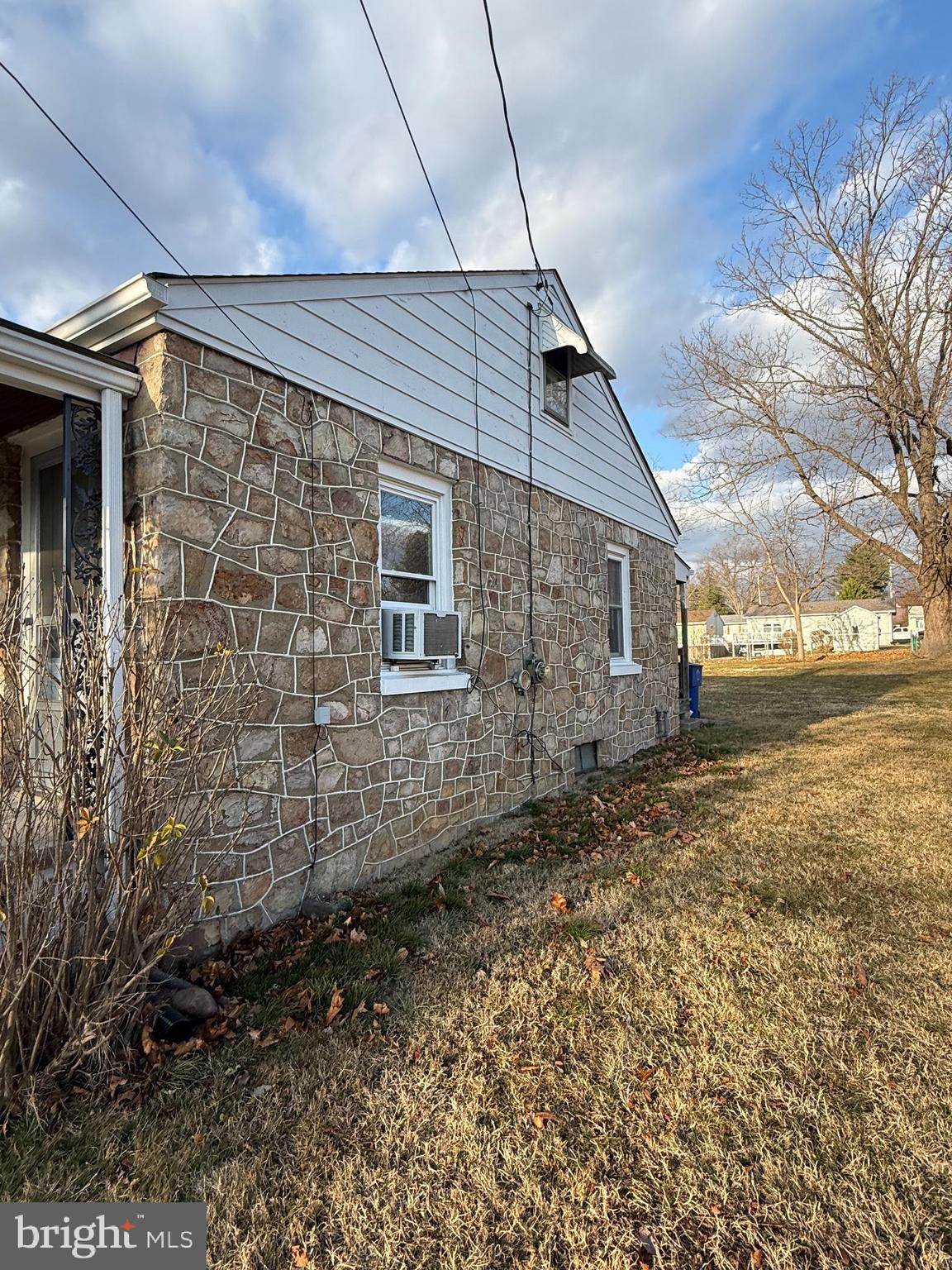 ROYAL VILLAGE - Residential