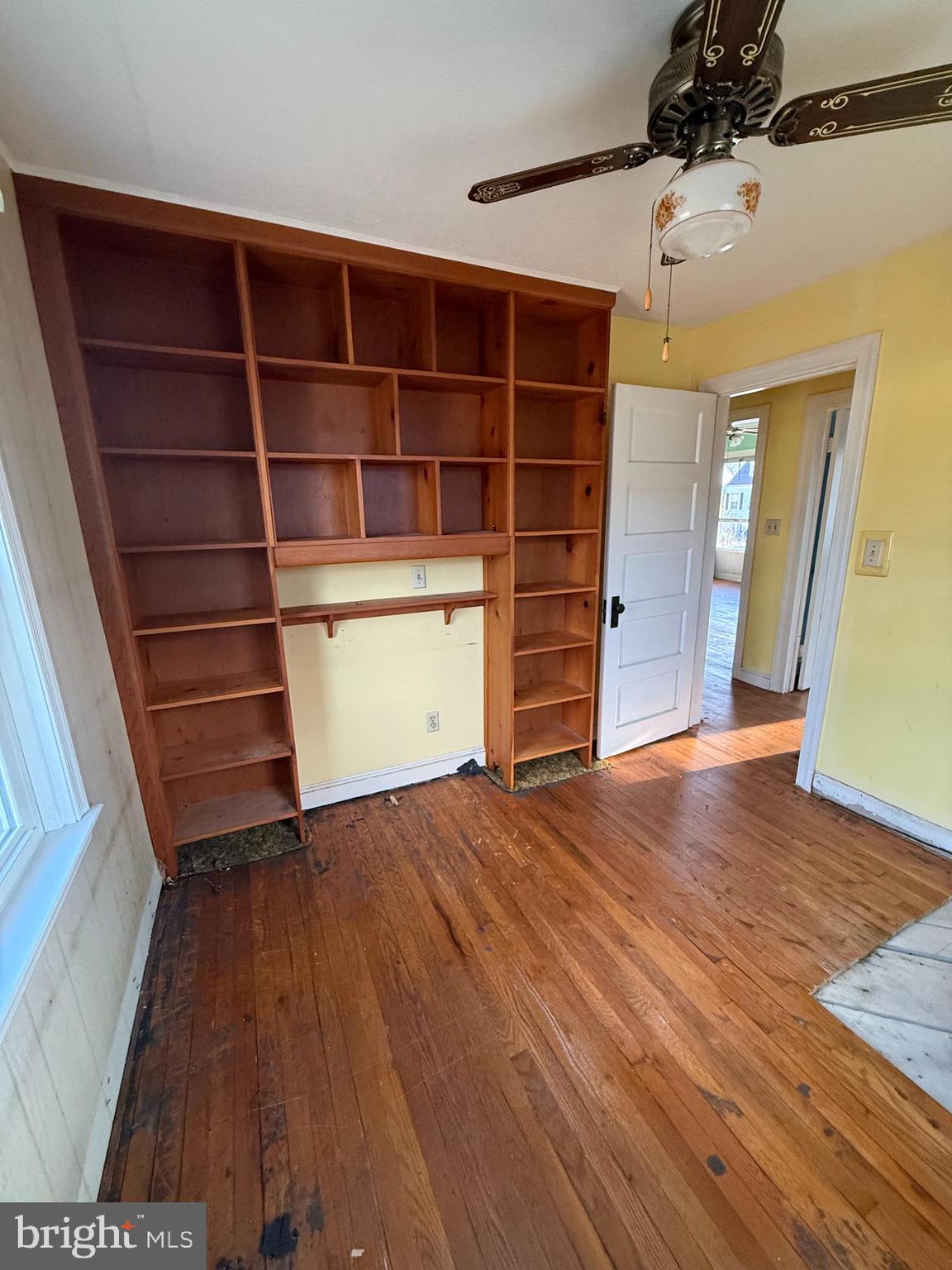 ROYAL VILLAGE - Residential