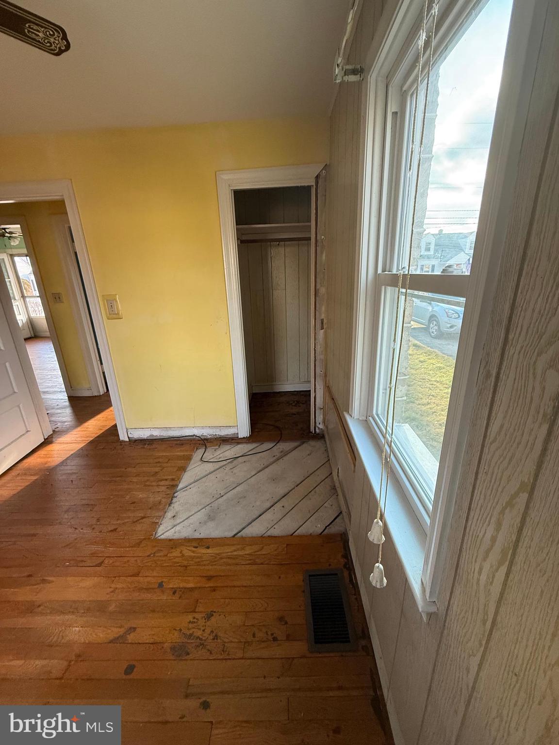 ROYAL VILLAGE - Residential