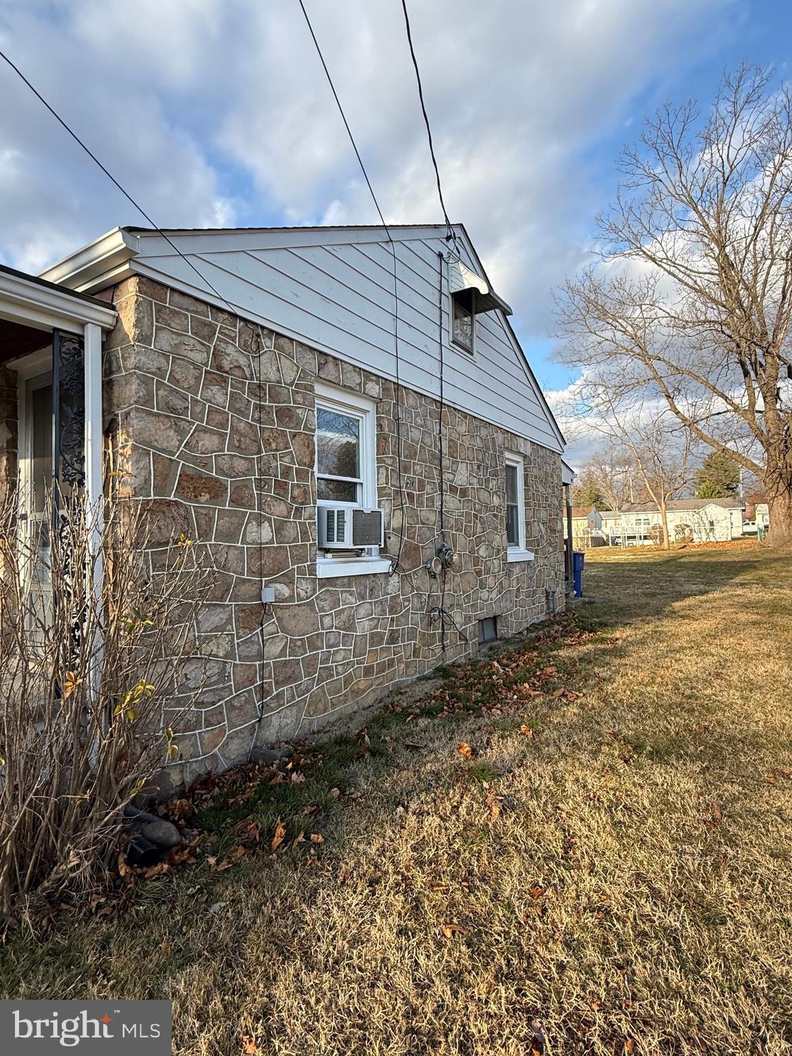 ROYAL VILLAGE - Residential