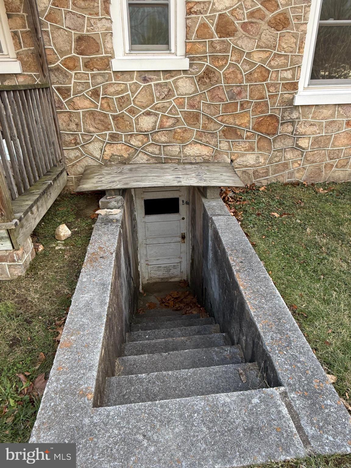 ROYAL VILLAGE - Residential