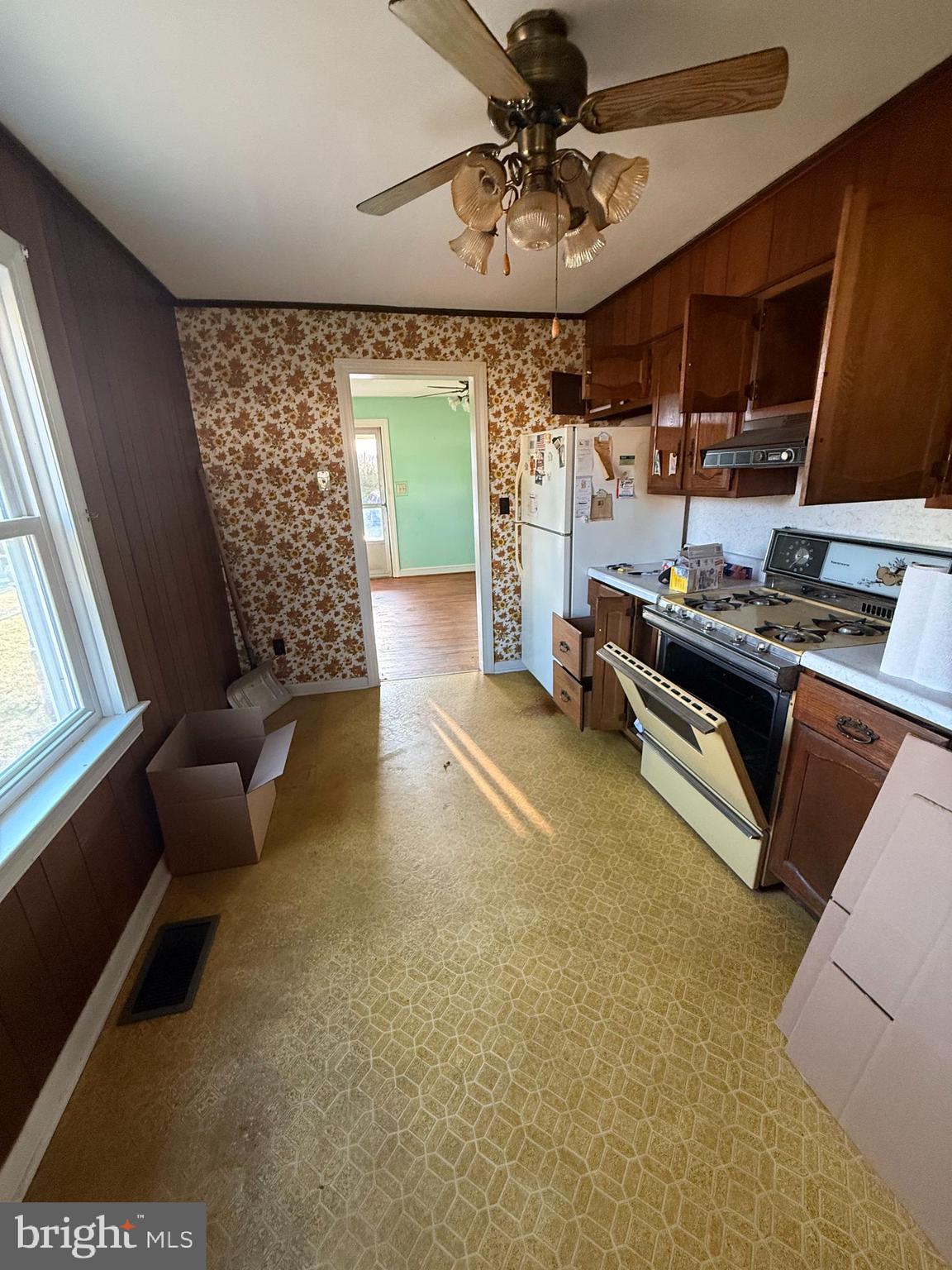 ROYAL VILLAGE - Residential