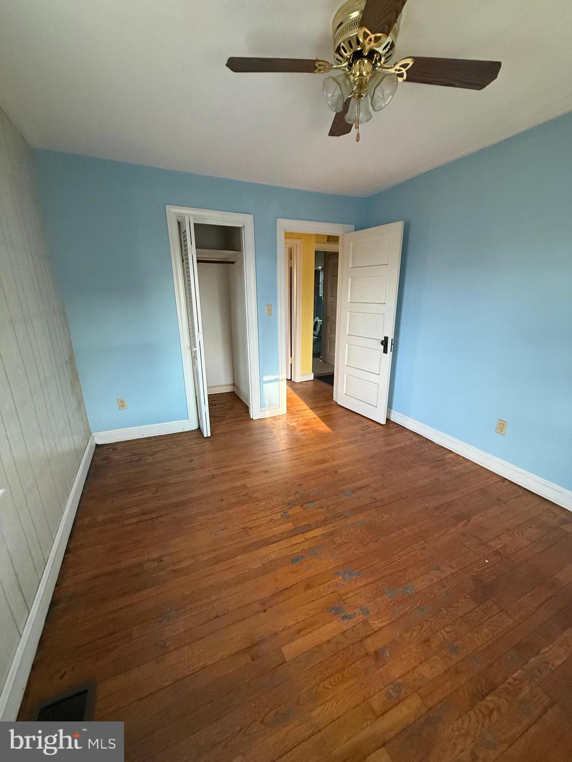 ROYAL VILLAGE - Residential