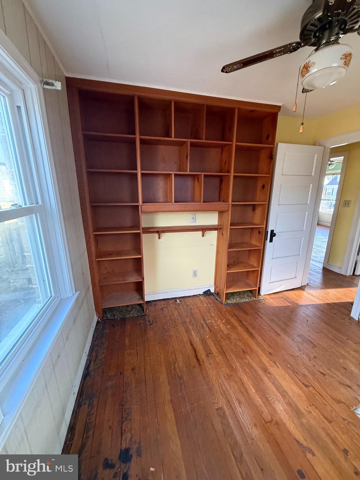 ROYAL VILLAGE - Residential