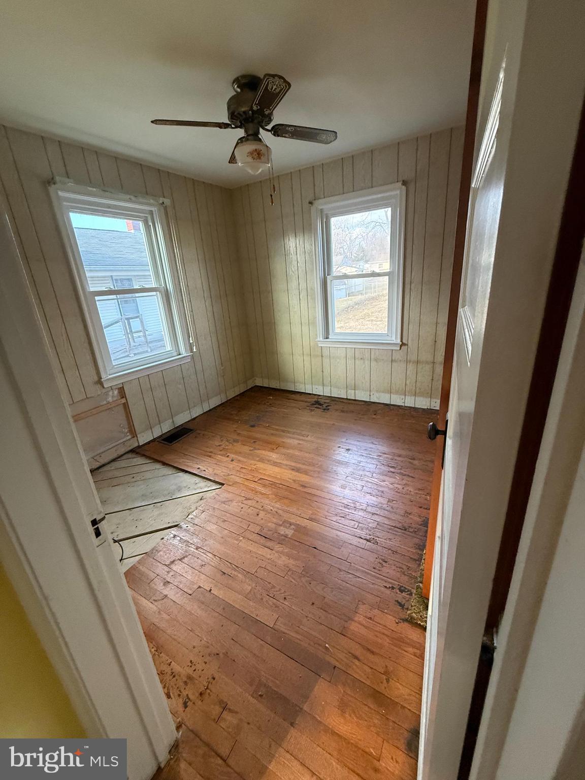 ROYAL VILLAGE - Residential