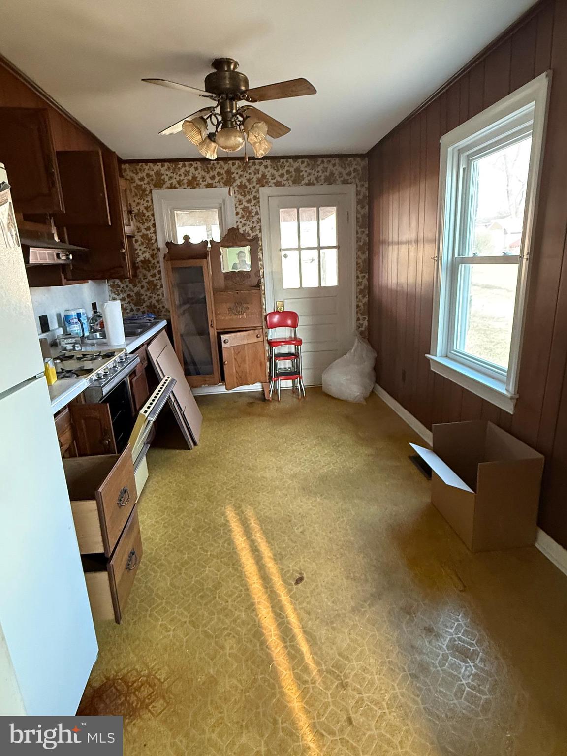 ROYAL VILLAGE - Residential