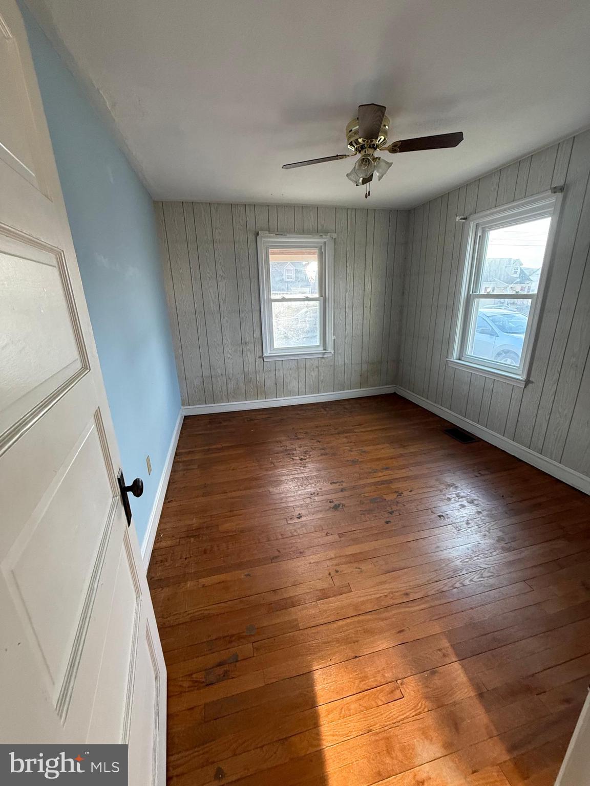 ROYAL VILLAGE - Residential