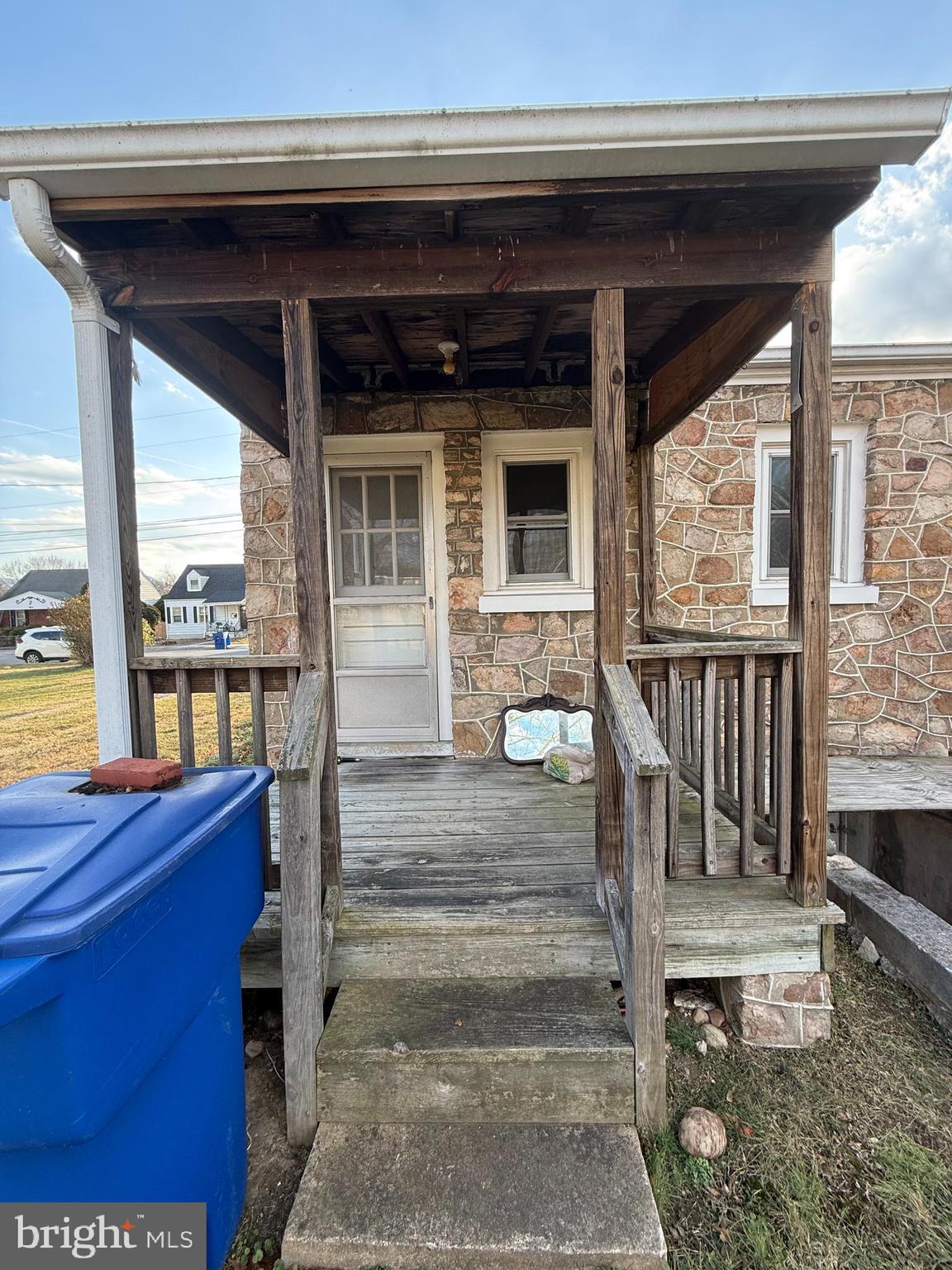 ROYAL VILLAGE - Residential